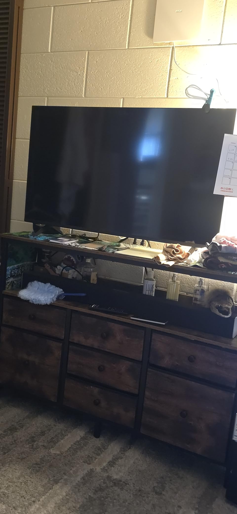 VIZIO 40-inch Full HD 1080p Smart TV with DTS Virtual: X, Alexa Compatibility, Chromecast Built-in, Bluetooth Headphone Capable (Renewed) customer photo 2