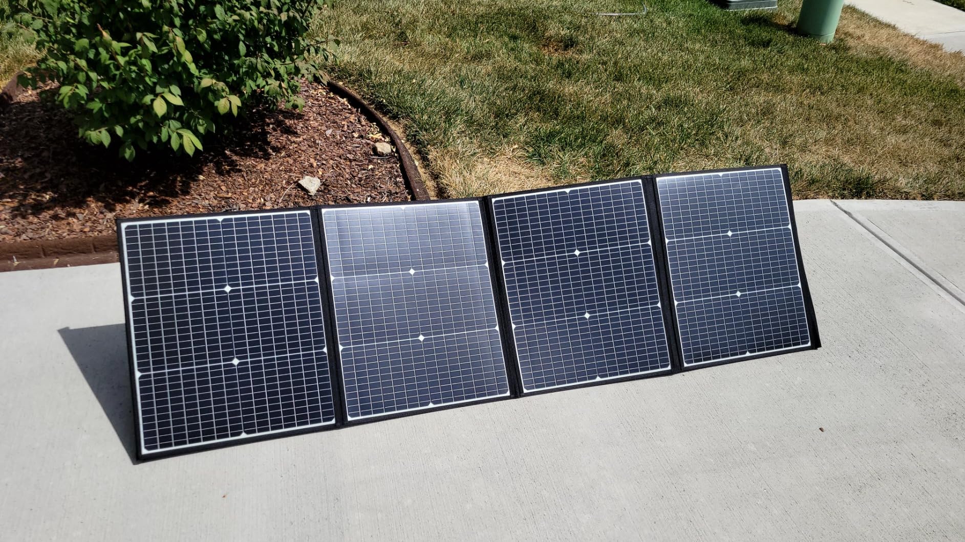 BALDR Solar Panels 200W Monocrystalline Portable Folding Solar Charger for Solar Generators and Portable Power Stations, Solar Panel Kit for Camping, Off Grid Living customer photo 1