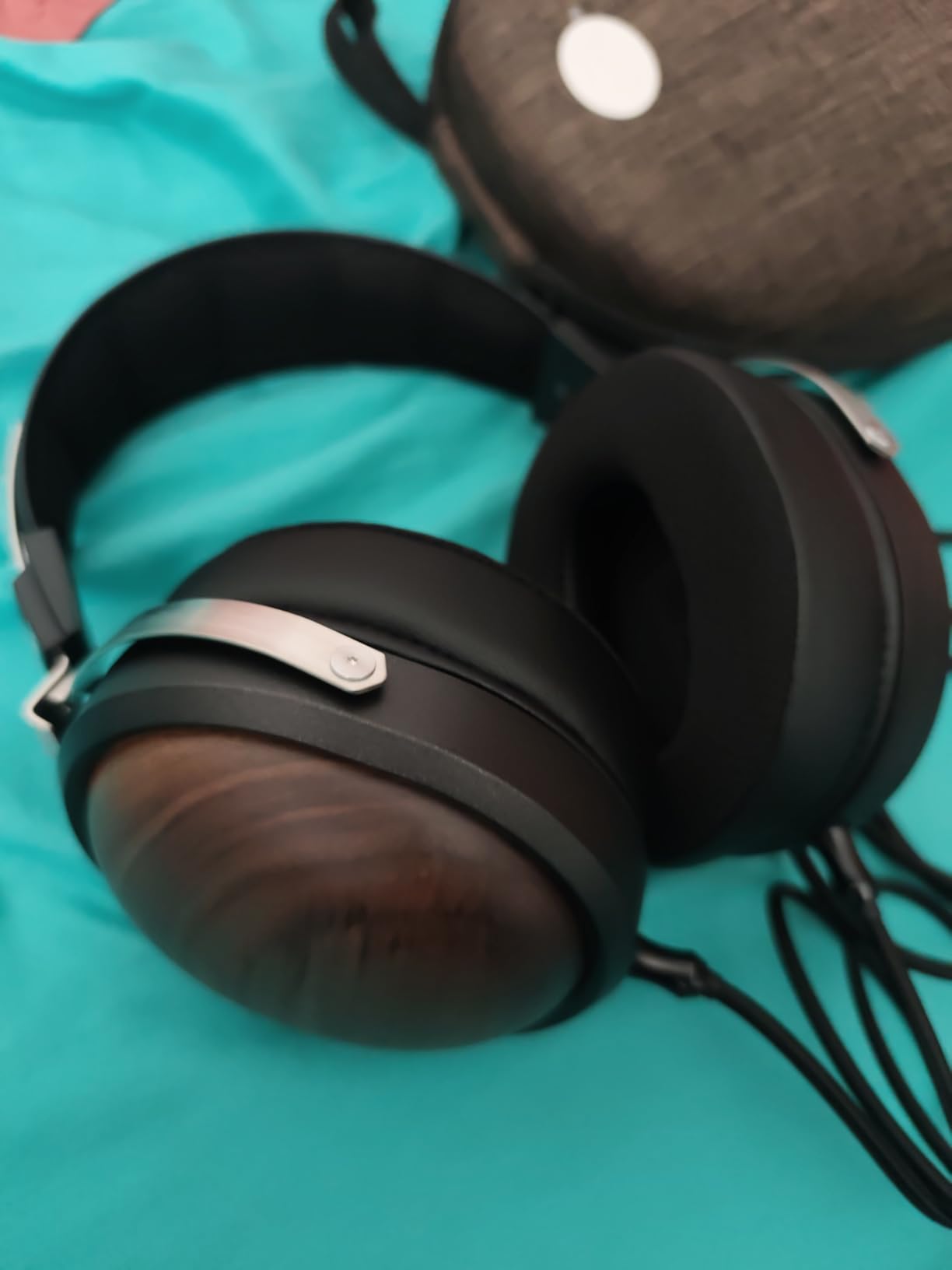 FiiO FT1 32 Ohm Large Dynamic Driver Headphones with Solid Wood Cups customer photo 2