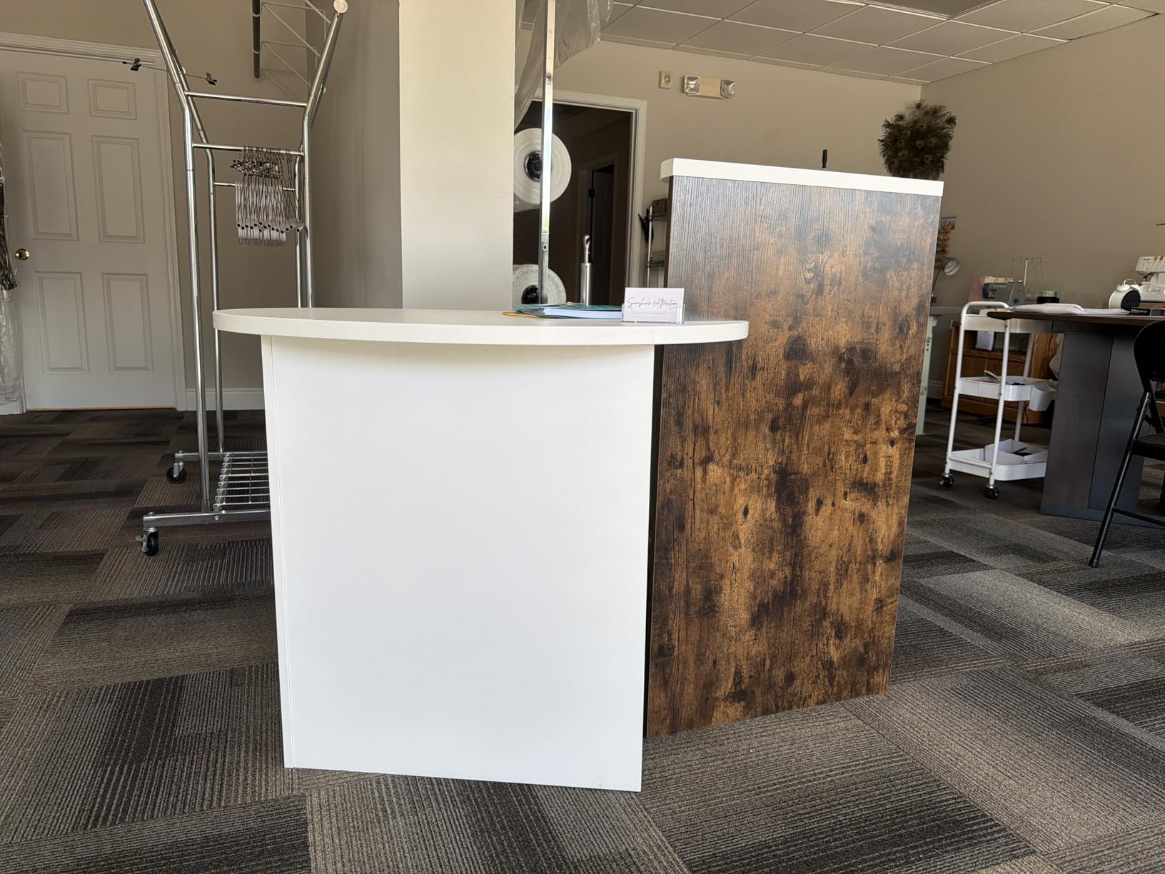 Giantex Reception Desk, Front Counter Desk with Lockable Drawer, Checkout Table with Round Tabletop, Corner Shelf & Adjustable Shelf for Office Beauty Salon Retail Store (Black & White) customer photo 2
