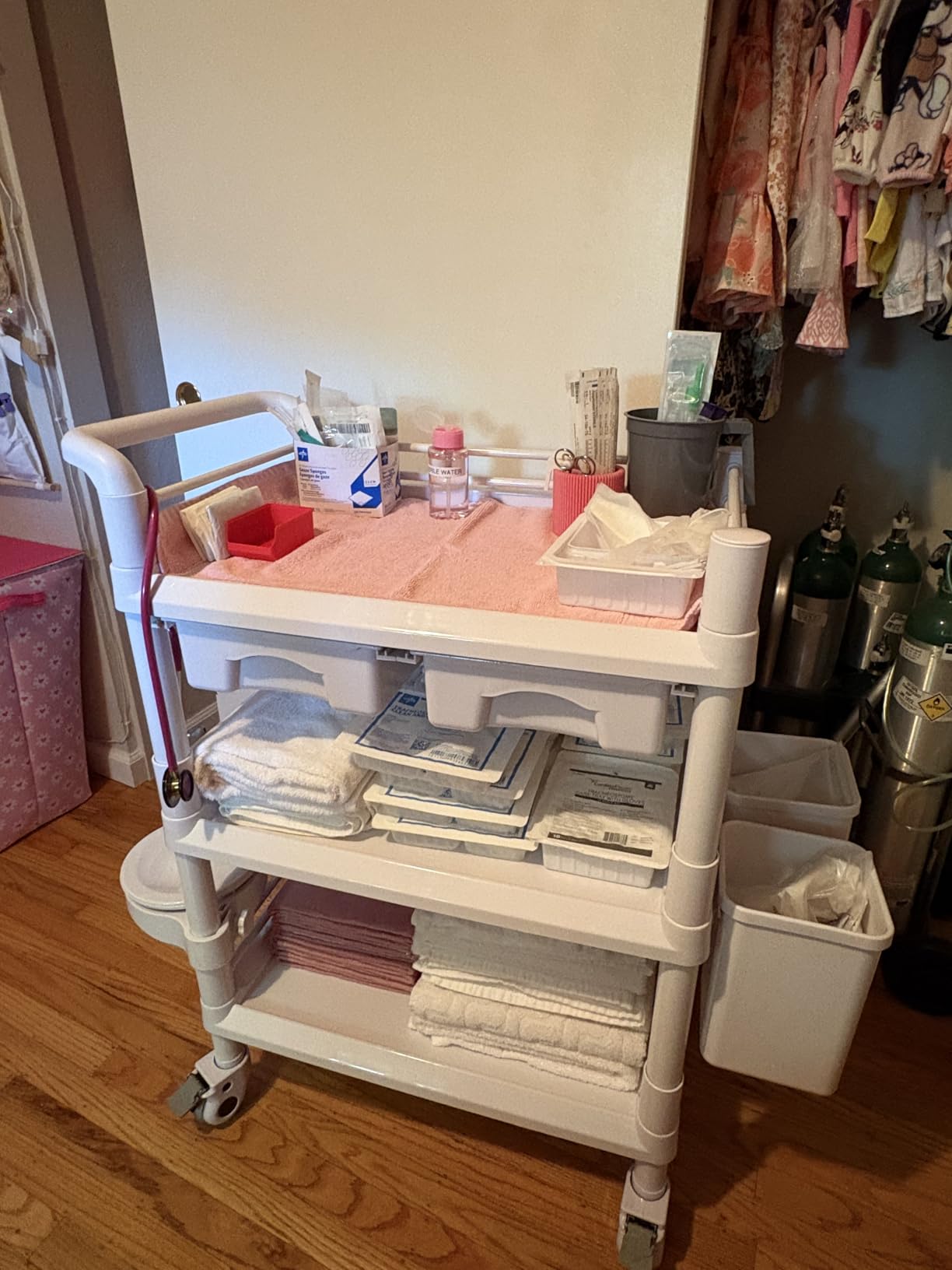 VEVOR Medical Mobile Trolley Cart with 2 Drawers & 3 Trash Cans, 3 Tiers Beauty Salon Rolling Trolley with 4 Silent Wheels & 2 Dirts Bucket & Bowl, Medical Utility Cart for Hospital Dental Clinic Lab customer photo 2