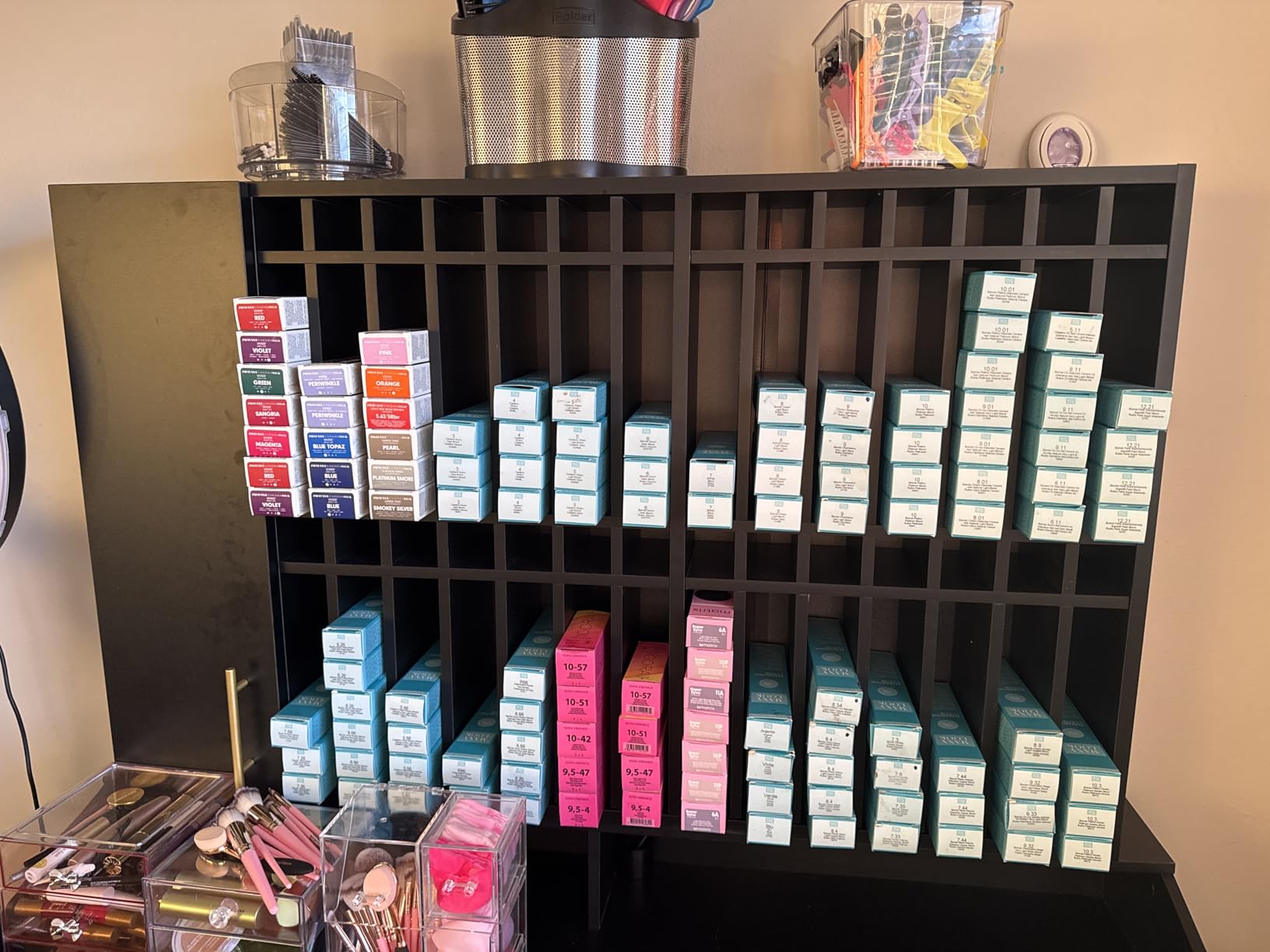 OmySalon Wall Mounted Salon Station, Cabinet with Hair Color Rack, Salon Color Rack Organizer with Adjustable Shelves, Barber Hair Dye Display for Hair Stylist, Black customer photo 1