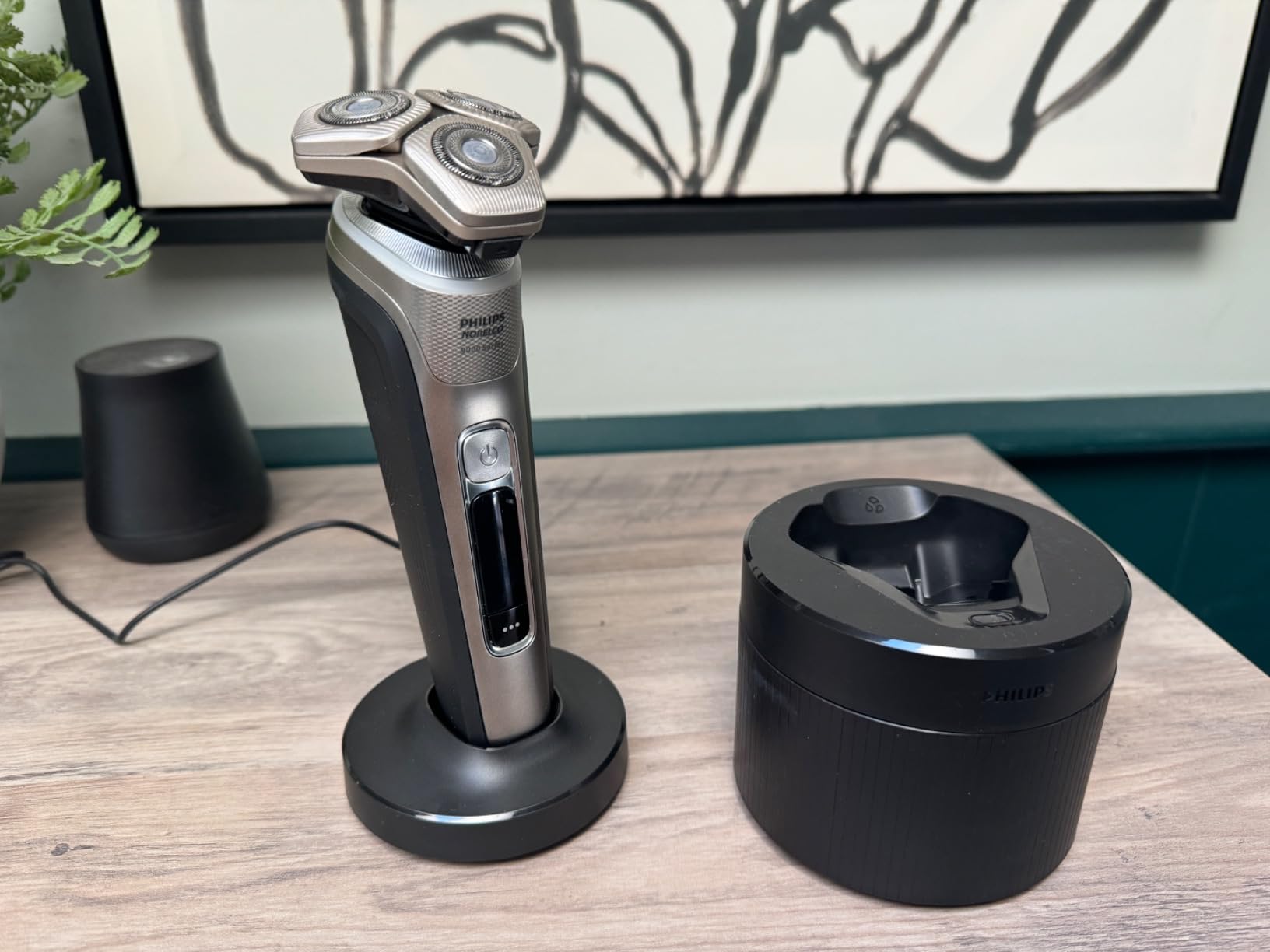 Philips Norelco Shaver Series 9000 Space Grade Edition, Wet & Dry Electric Shaver, with Lift & Cut Shaving System, Pop-up Trimmer, Cleaning Pod & 3 Cartridges, Charge Stand & Travel Case, S9979/92 customer photo 2