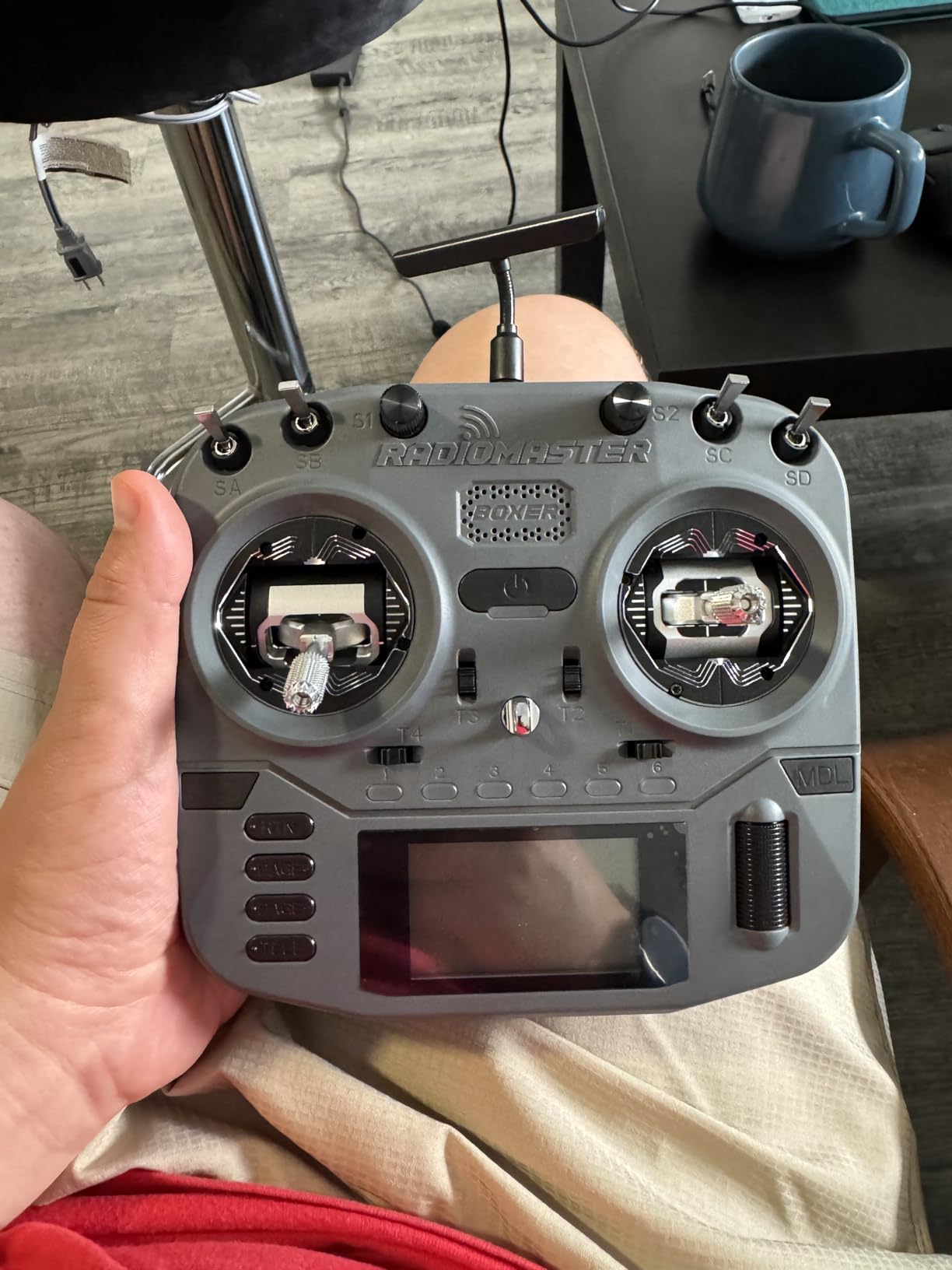 RadioMaster Boxer Crush EdgeTX 2.4G 16CH Remote Controller ELRS with AG01 Hall Gimbals (Gray) customer photo 2