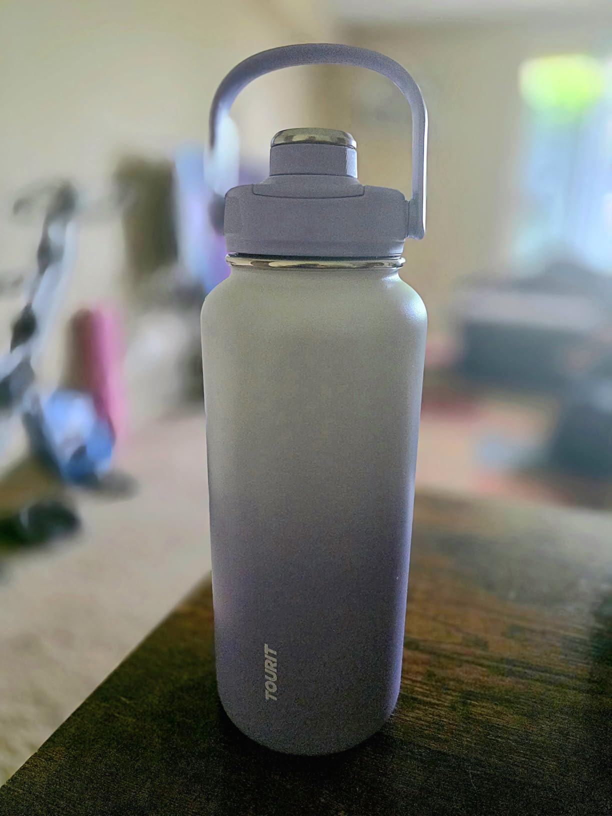 TOURIT 32 oz Insulated Water Bottle, Stainless Steel Sports Water Bottles With Top Handle, Double-Wall Travel Thermal Water Flask, BPA Free Leakproof Water Bottle for Sports and Travel (Obsidian) customer photo 1