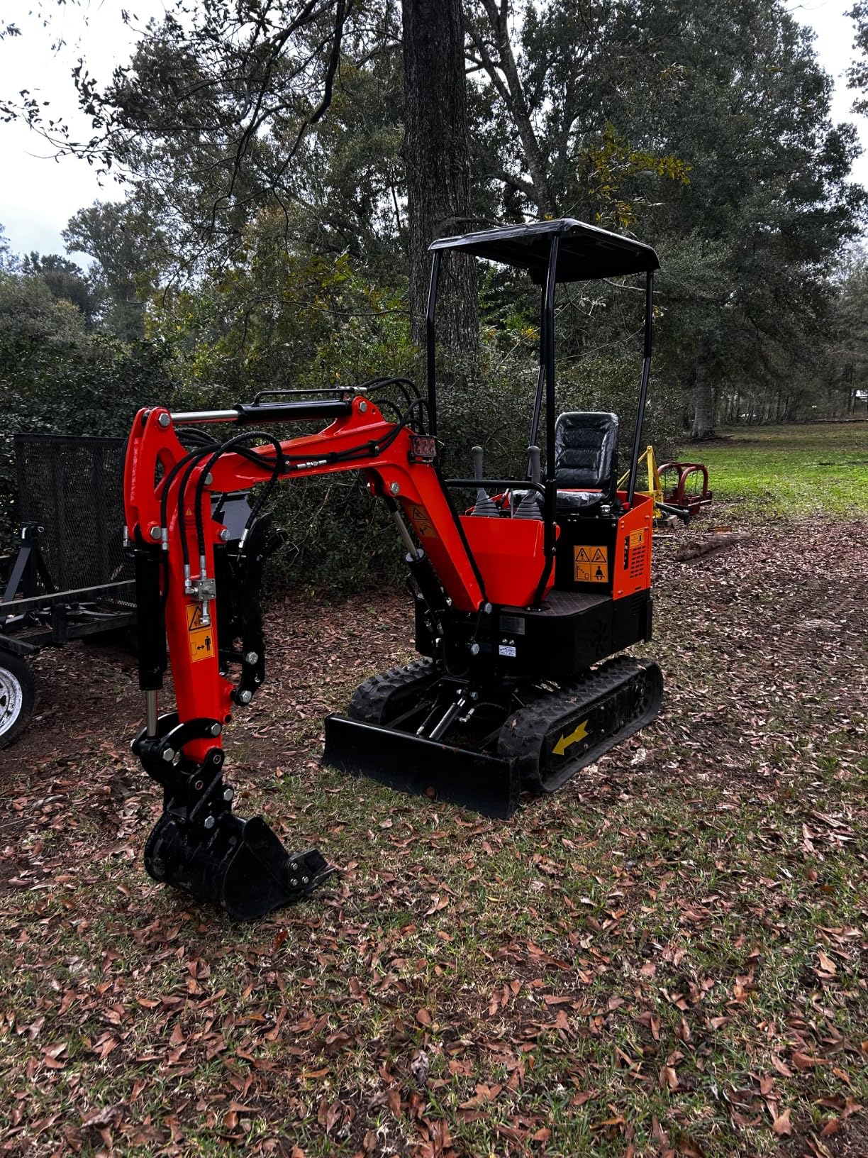 AHM Mini Excavator Machine, 1 Ton Mini Crawler Excavator with 13.5 hp EPA Certified Engine & All-Terrain Tracks, Trench Digger with Canopy & Adjustable Seat for Garden Farm Park Construction Site customer photo 1