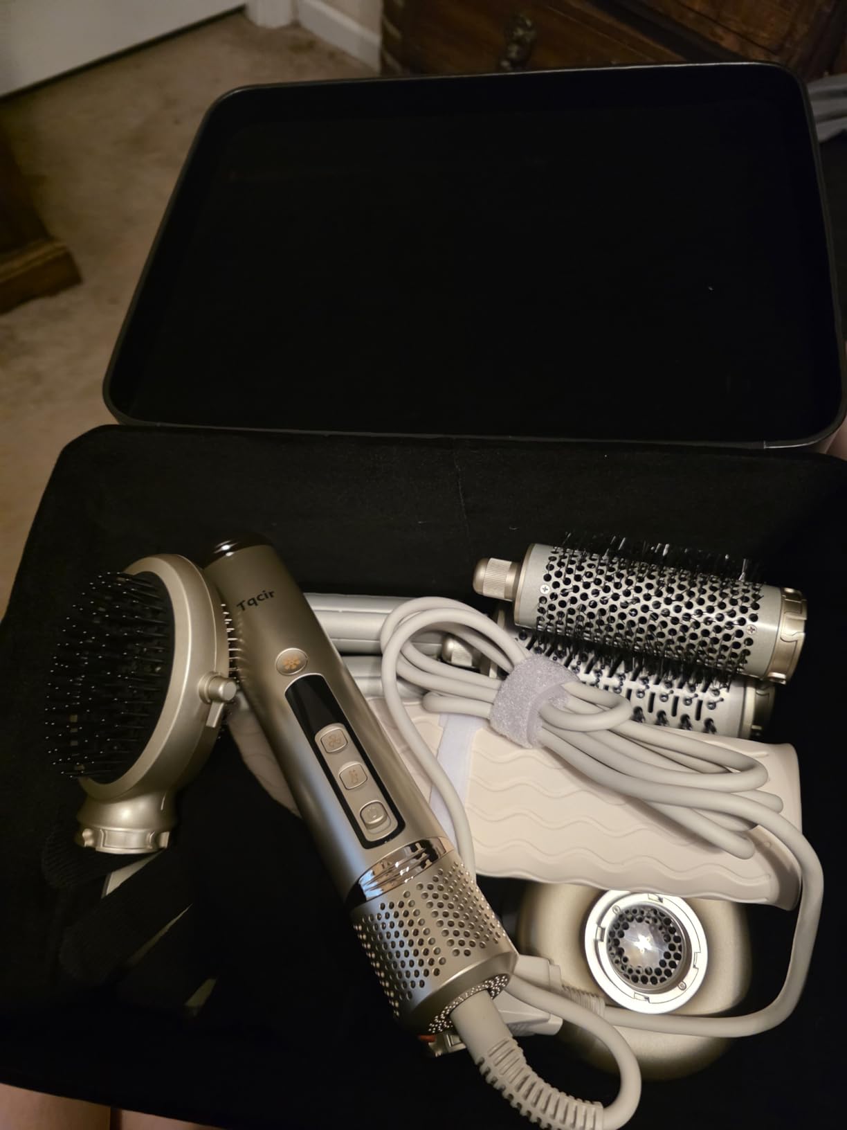 Tqcir 8-in-1 Professional Hot Air Styler & Hair Dryer Brush, Powerful Multi-Styler with Auto-Wrap Curler with Storage Case, Fast Drying Without Heat Damage (Gold) customer photo 1