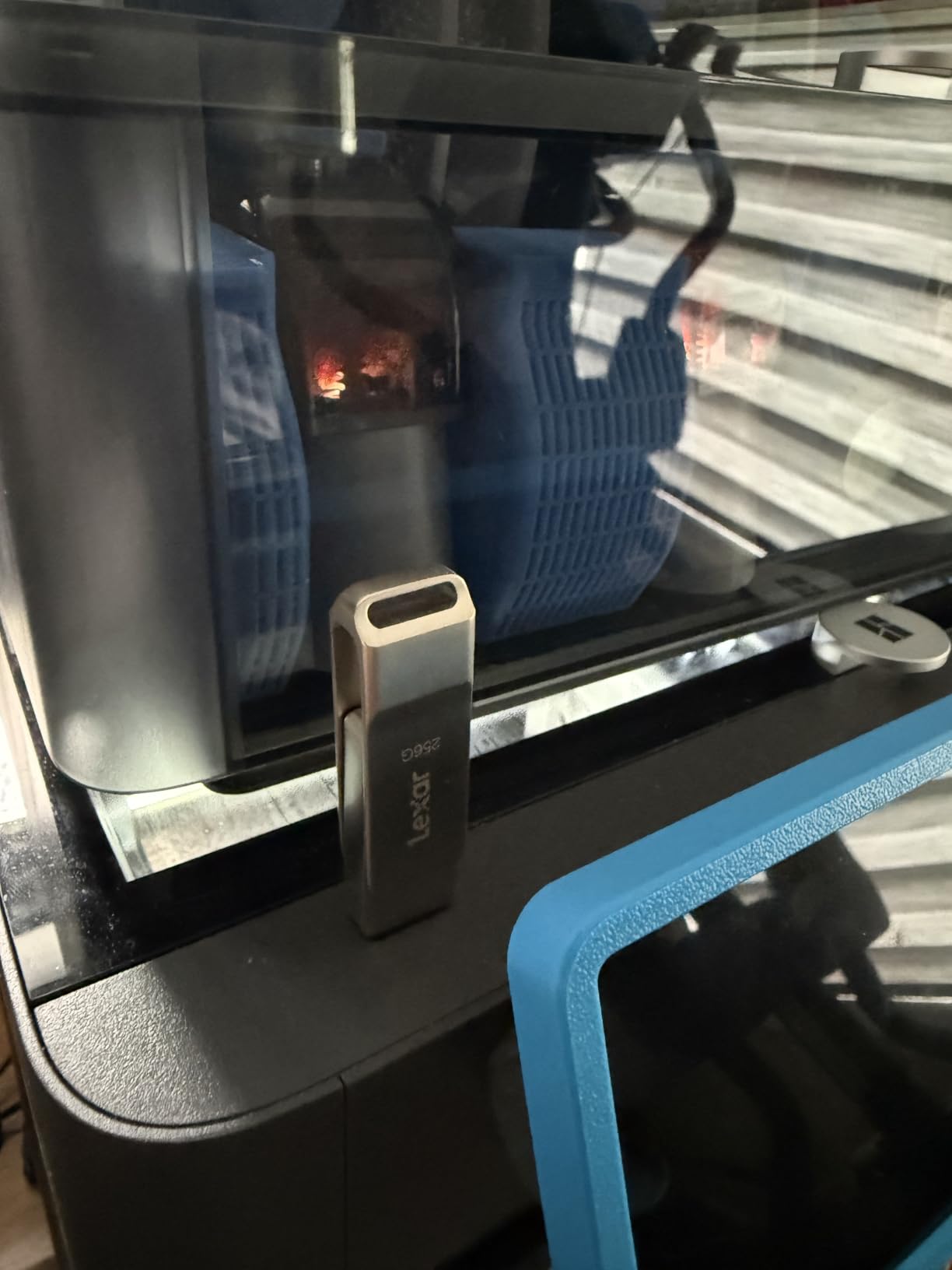 Lexar D40E 128GB Dual USB 3.2 Gen 1 Type-C Jump Drive, USB-C Flash Metal Housing Swivel Design Thumb Drive(Champagne Silver) customer photo 1