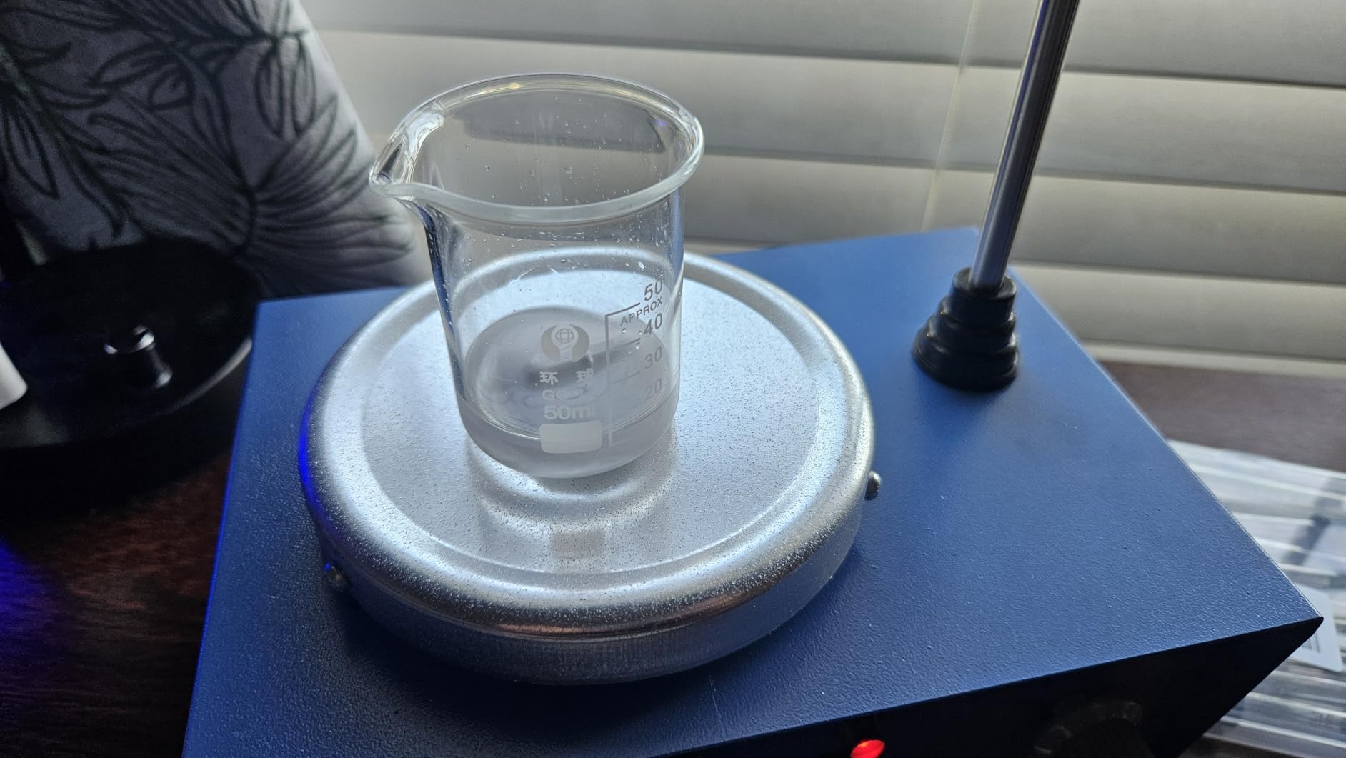Vevitts 1000ml Magnetic Stirrer Hot Plate Magnetic Mixer Stir Plate Lab Stirrers 2400 RPM 100°C Stirring Bar customer photo 2