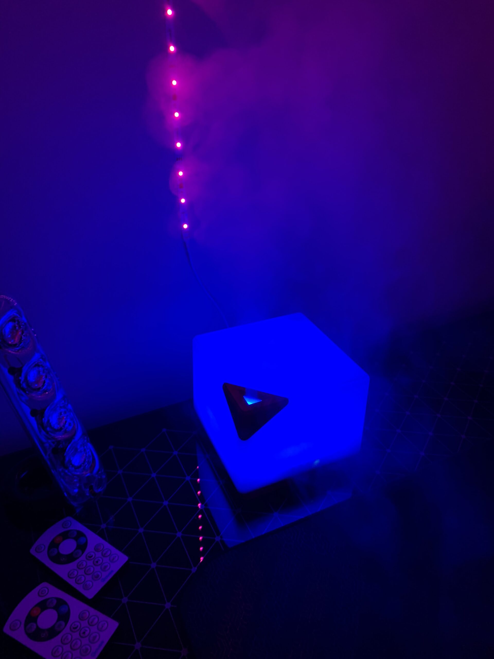 ASAKUKI Essential Oil Diffuser for Home, Large 700 ml Humidifier with Automatic Shut-Off, Quiet Aromatherapy Diffuser with 7 LED Lights for Living Room, Kitchen, Bedroom, Hotel - Black customer photo 1