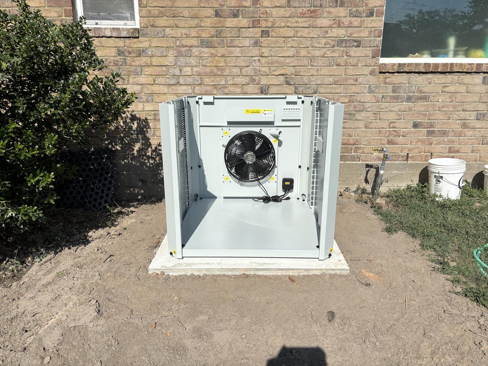 Generator Box, Accommodates The Maximum Size of The Unit: 39.4