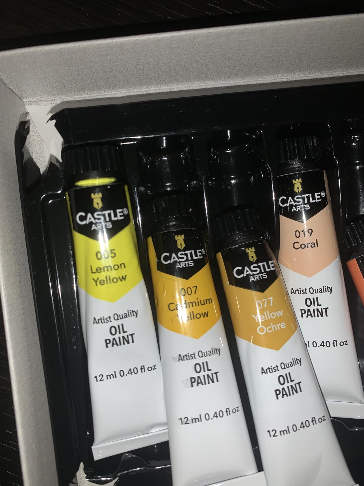 Castle Art Supplies 24 X 12ML Oil Paint Set for Adult Artists, Beginners and Advanced, Vibrant Variety of Smooth-to-Use Colors customer photo 1