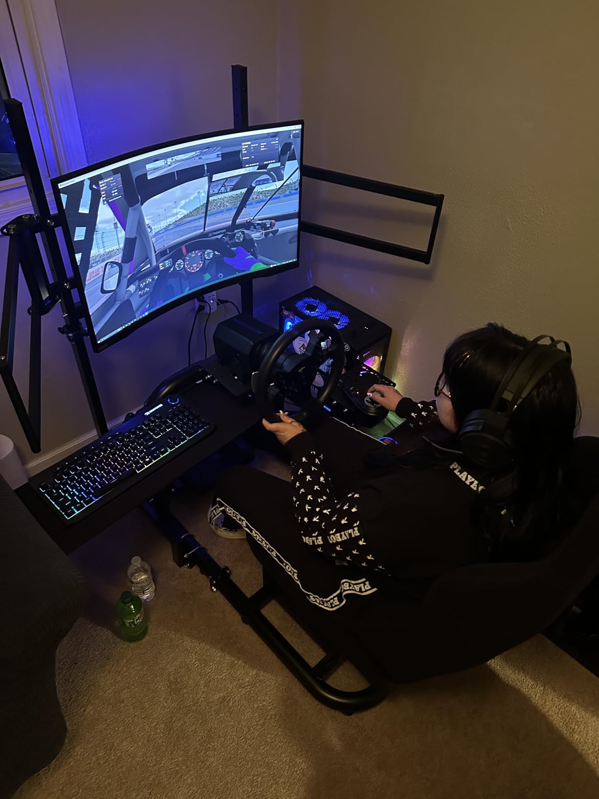 Dardoo Racing Simulator Cockpit with Triple Monitor Stand and Black Seat customer photo 1