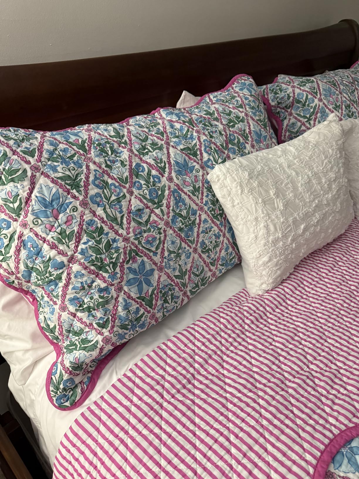 Sasttie Firm Pillows Queen Size Set of 2 Oeko-Tex Certified Down Alternative Plump Filling Hotel Quality customer photo 2