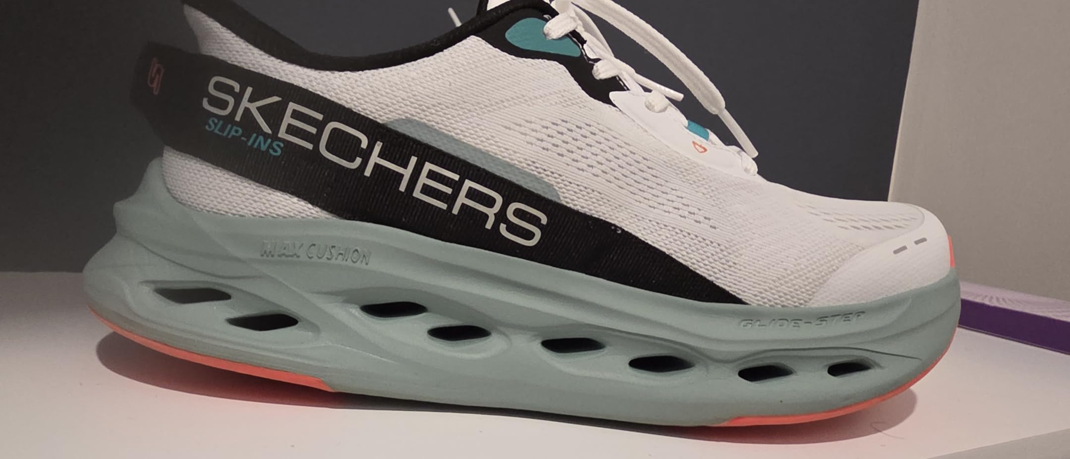 Skechers Men's Max Cushioning Glide Step Advert Hands Free Slip-ins customer photo 2