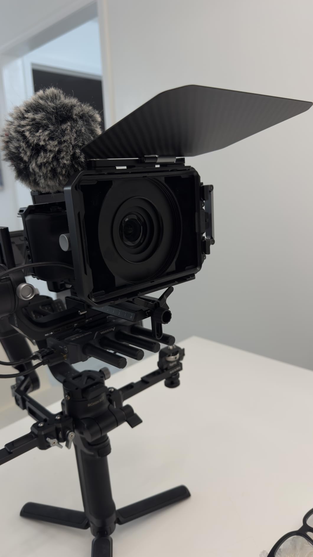 K&F CONCEPT Matte Box, DSLR Camera Matte Box with Carbon Fiber Top Flag, with 67/72/77/82/95mm Adapter Rings for 4x5.65 ND UV Filter/Circular Filter customer photo 1