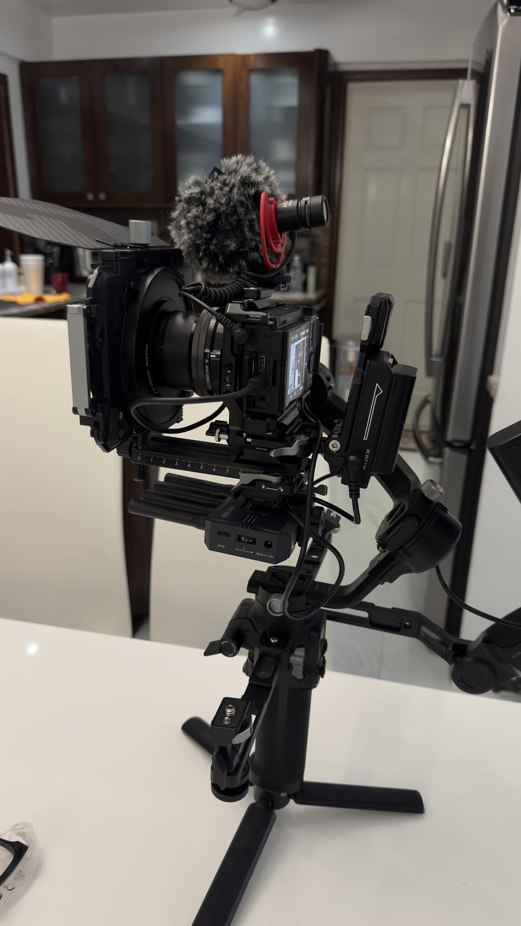 K&F CONCEPT Matte Box, DSLR Camera Matte Box with Carbon Fiber Top Flag, with 67/72/77/82/95mm Adapter Rings for 4x5.65 ND UV Filter/Circular Filter customer photo 2