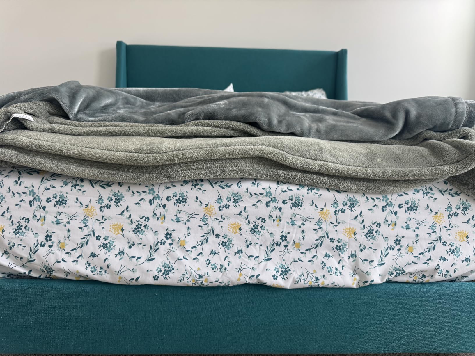 EGOHOME Queen Mattress 12 Inch, Green Tea Memory Foam Mattress, Medium Firm | Bed Mattress in A Box, Cooling Green Tea Gel, Pressure Relief, CertiPUR-US Certified, Fiberglass Free, 80''L x 60''W, White customer photo 1