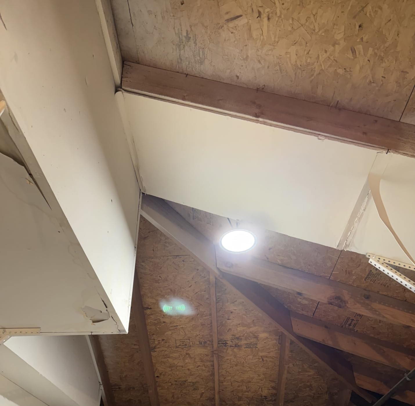 SYLVANIA UFO LED High Bay Light, 100W, 11,000 LMS, 5000K, Daylight, 120V with 6 Foot Cord/Plug, High Bay Led Shop Lights for Commercial Warehouse Workshop Factory Barn Garage, UL Listed-1 Pack (66331) customer photo 2