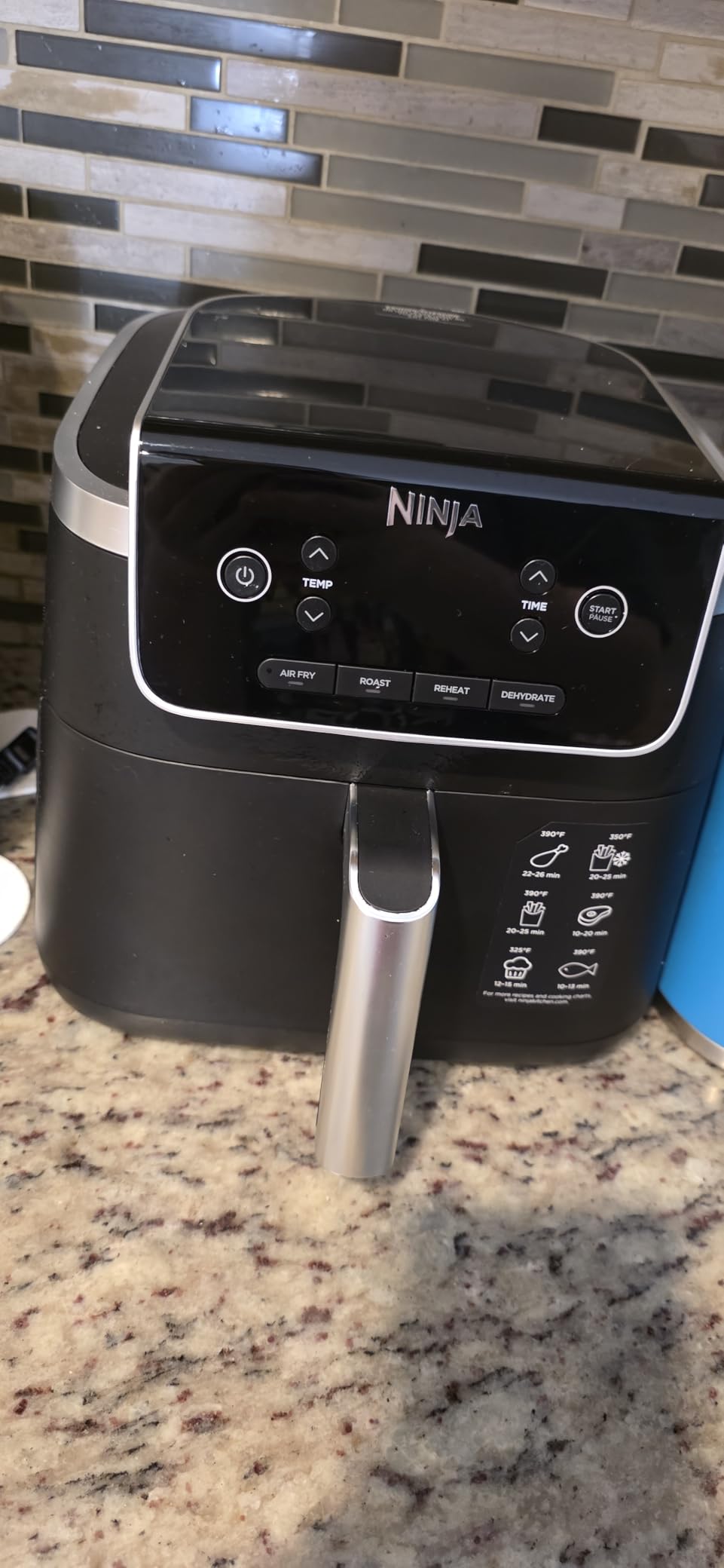 Ninja Air Fryer | 5 QT Capacity fit up to 4lbs of Fries | 5-in-1 Air Fry, Bake, Roast, Reheat, & Dehydrate | 400°F | Air Crisp Technology | 1750 Watts | Nonstick Basket & Crisper Plate | Grey | AF142 customer photo 2