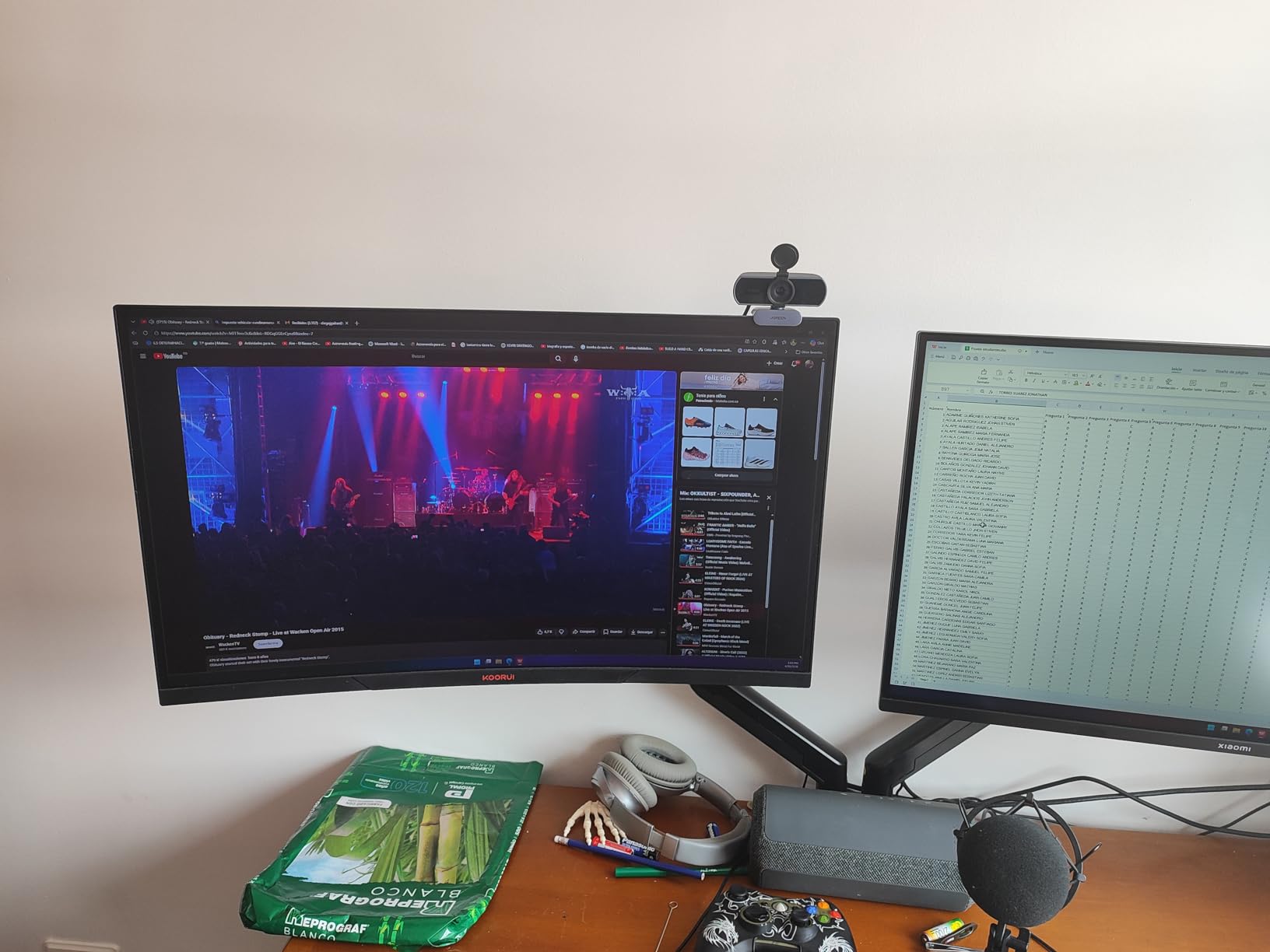 Triple Monitor Desk Mount for Computer Screens up to 32