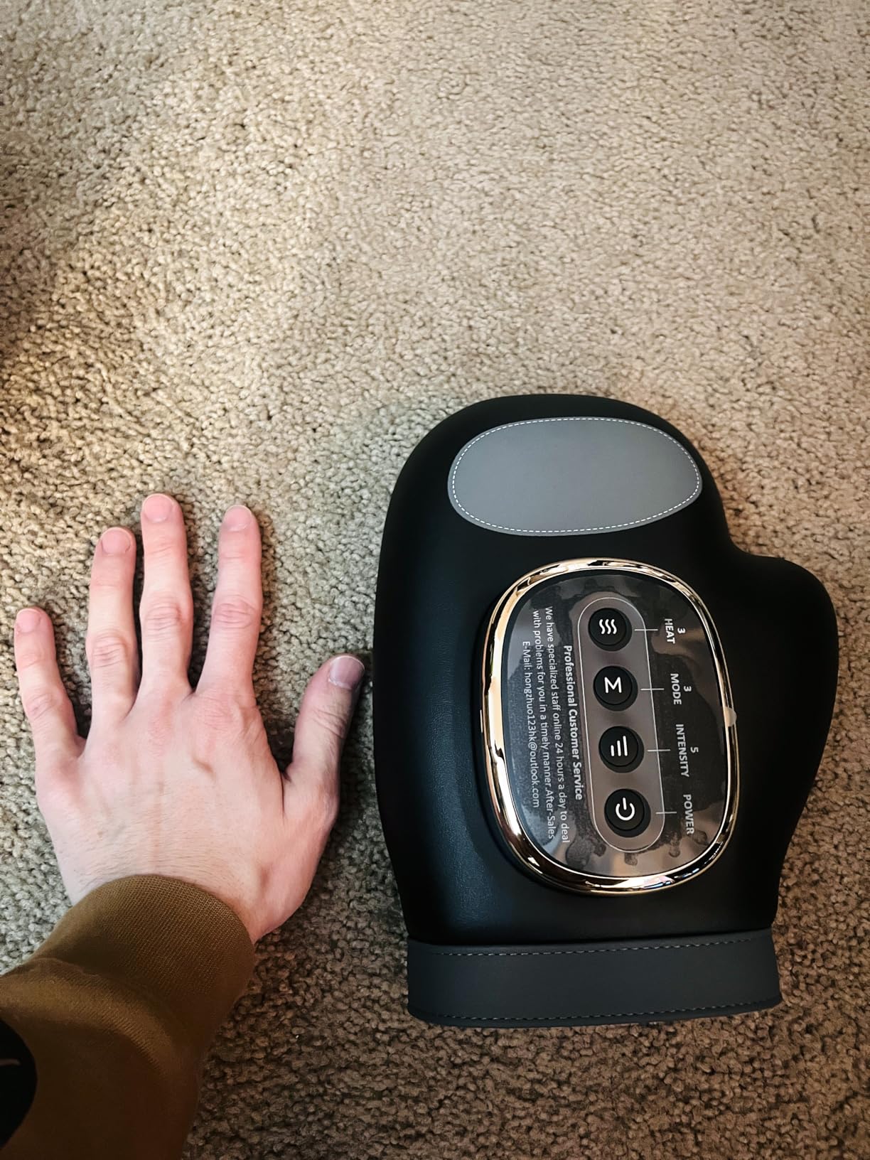 WUX Hand Massager with Heat Compression Relief, 3 Massage 4 Temperatures 5 Compression Models Therapy Glove, Arthritis & Wrist Carpal Tunnel Muscles Pressure Point Therapy, Ideal Gifts for Women/Men customer photo 1