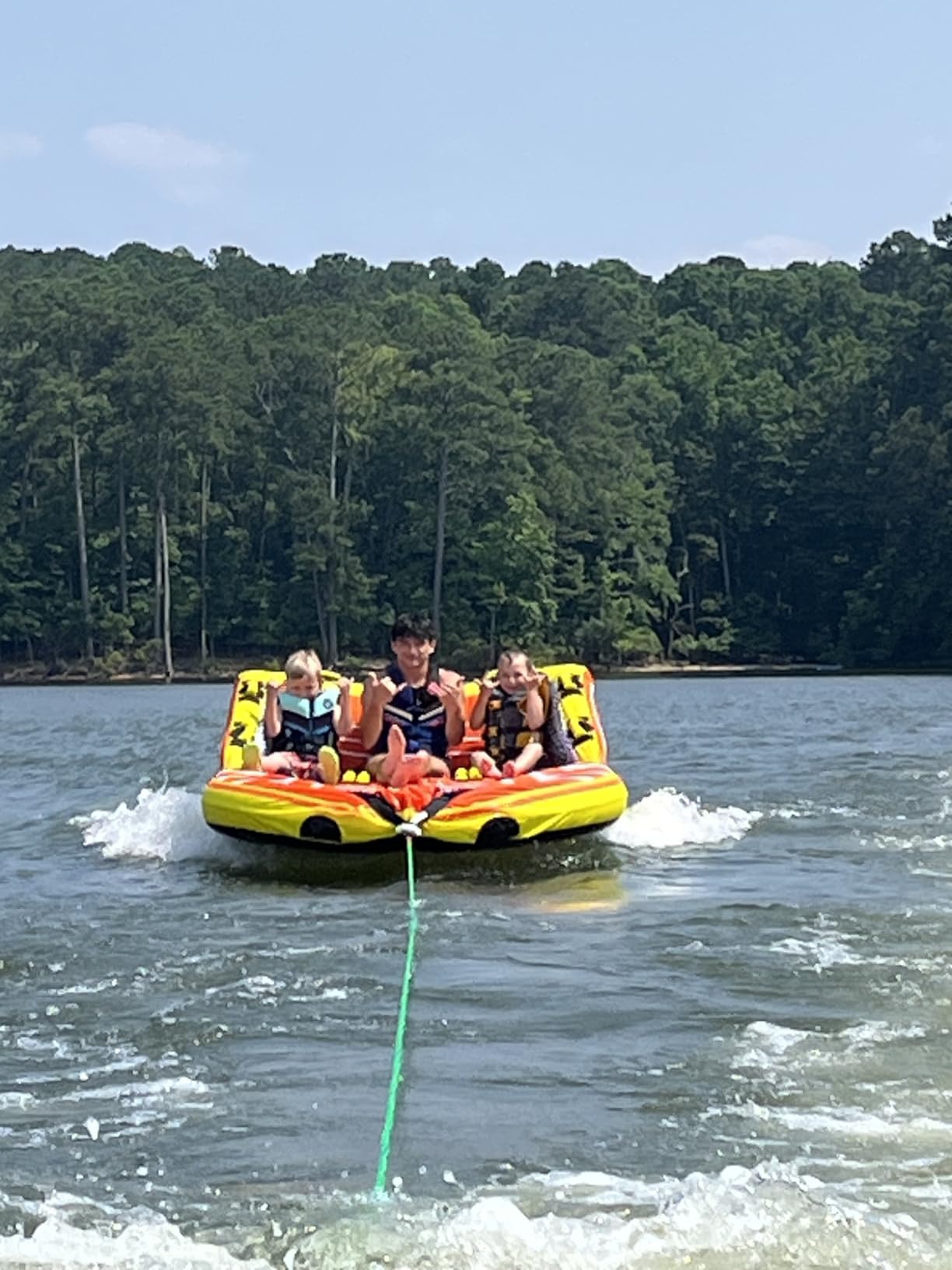 VEVOR Towable Tube for Boating, 1-3 Riders Inflatable Boat Tubes and Towables, 510lbs Water Sport Towable Tube for Boat to Pull - with Full Nylon Cover, 16 Grab Handles, Dual Tow Points & Safety Valve customer photo 2