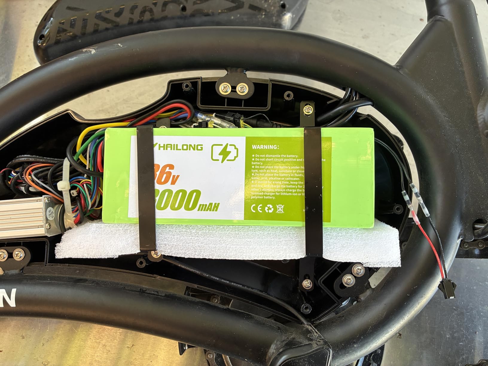 36V 8Ah Universal Power Pack Rechargeable Battery with 42V 2A Adapter | 20A BMS & Waterproof Design(200-500W Systems) customer photo 2