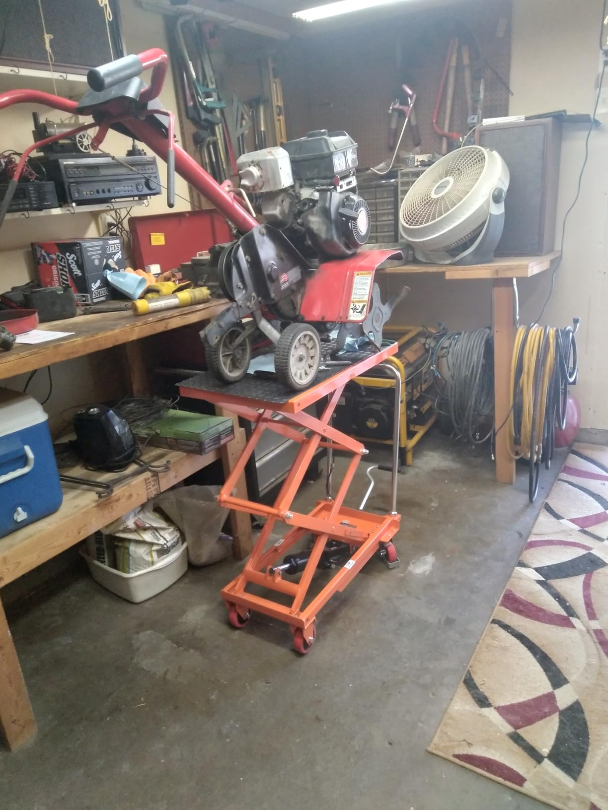 VEVOR Hydraulic Lift Table Cart, 330 lbs Load Capacity, 50-Inch Lifting Height, Manual Single Scissor Lift Table with Non-Slip Pad and 4 Wheels, Orange, Alloy Steel customer photo 2