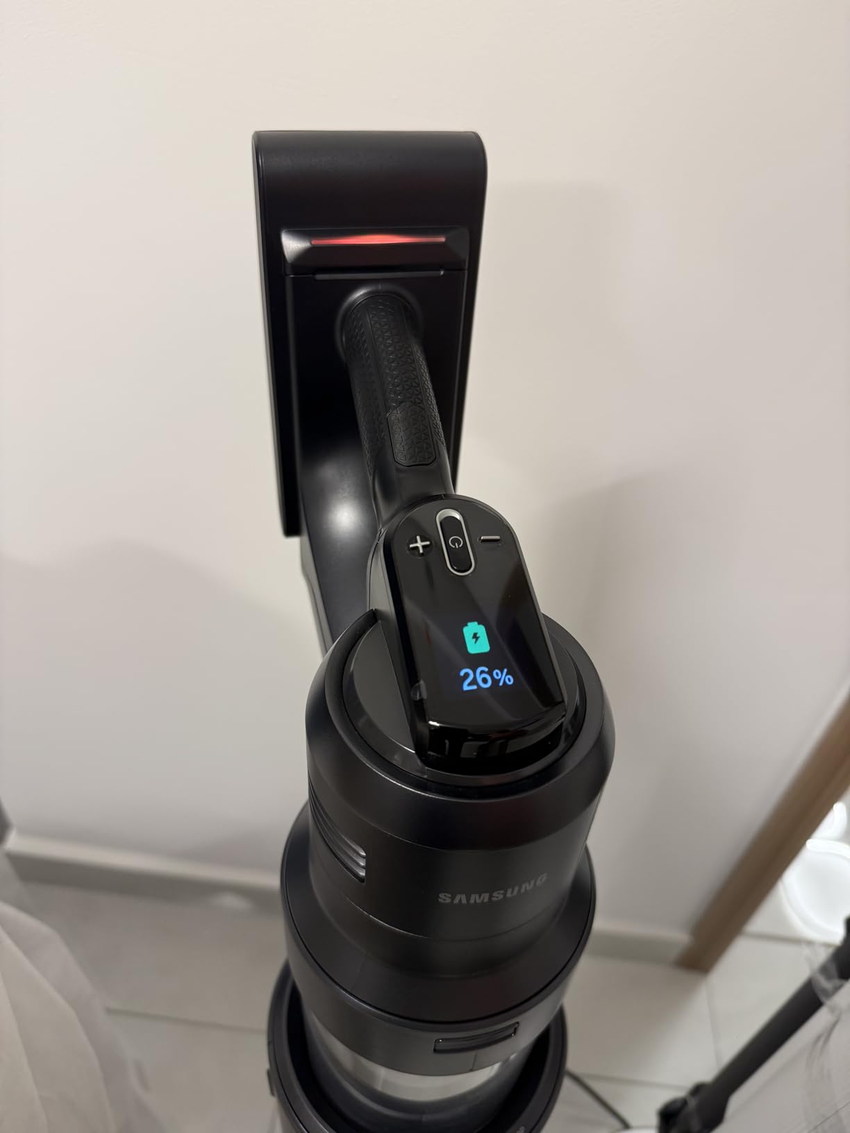 Samsung Bespoke AI Jet Ultra Cordless Stick Vacuum with All-in-One Clean Station, 400AW Powerful Suction, Long Battery Life, Anti-Tangle Pet Tool, 2025, Satin Black, VS90F40DMK/AA customer photo 2