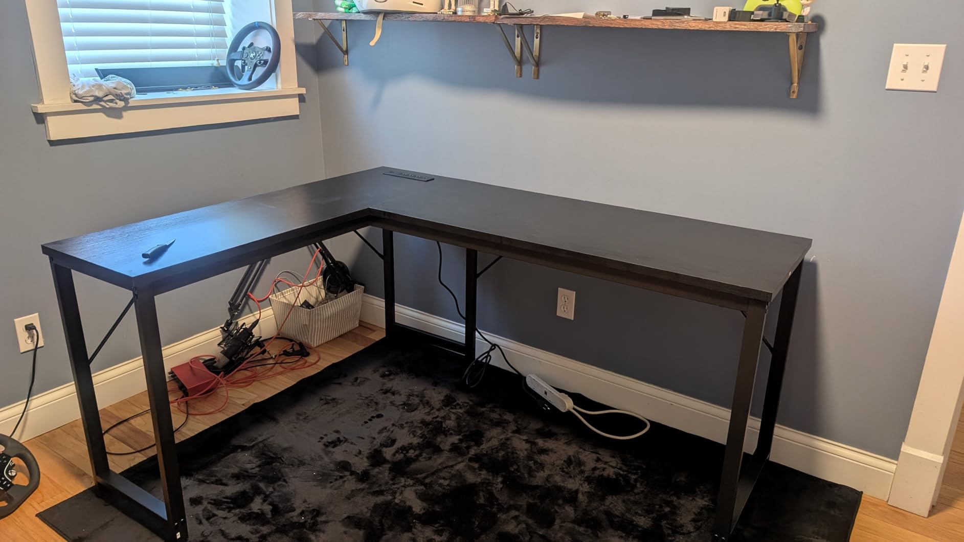 Huuger 63 Inch L Shaped Desk with Power Outlets and USB-C Port, Reversible Computer Desk, Larger Office Corner Gaming Desk, 0.95 Inch Thicker Desktop, Metal Frame, for Home Office, Study, Black customer photo 1