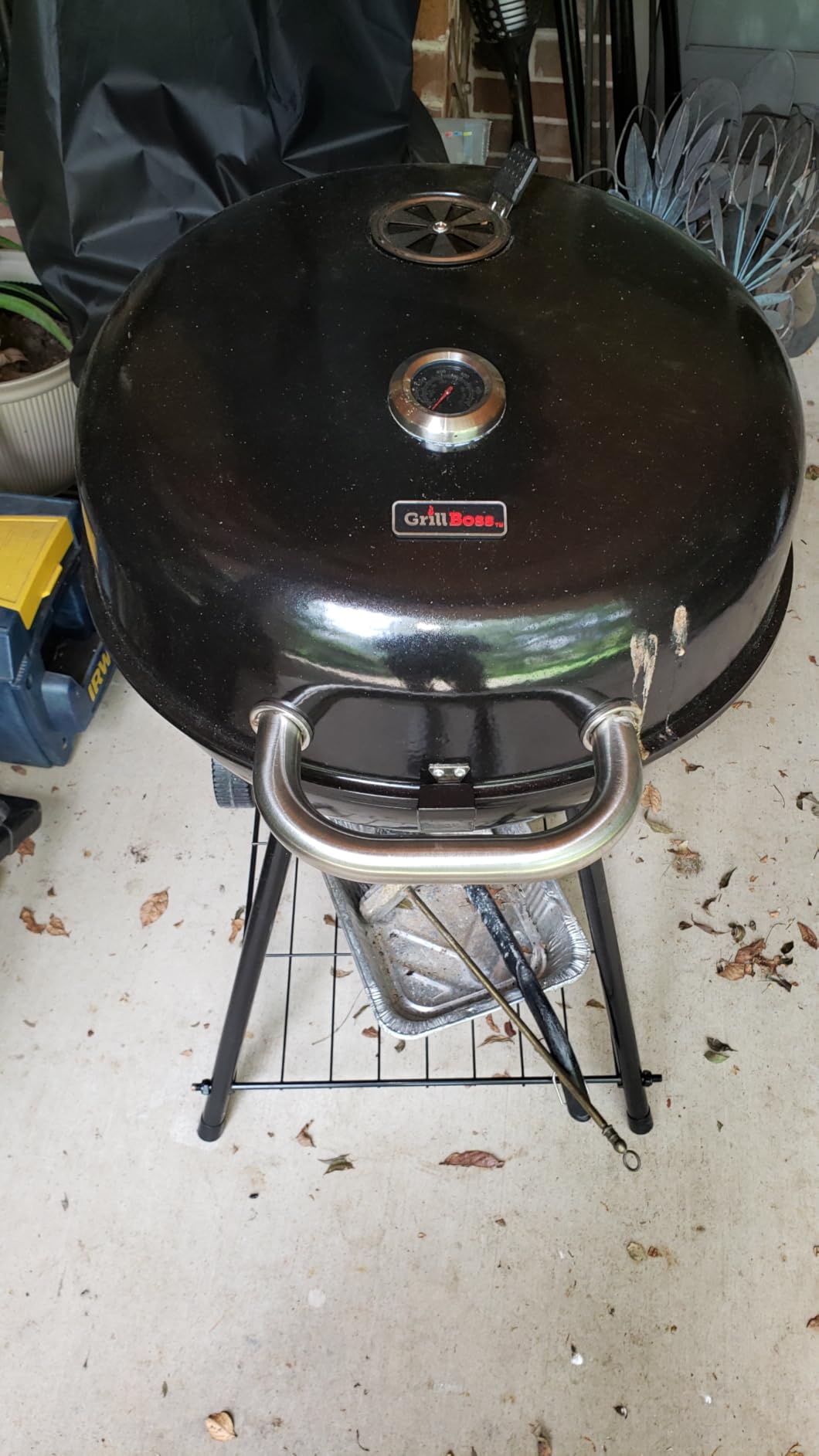 Grill Boss Charcoal Kettle Grill with Large 22-Inch Cooking Area - Includes Warming Rack, Bottom Storage Shelf, Ash Catcher & Wheels for Outdoor BBQ, Tailgating, Camping & Backyard Grilling customer photo 1
