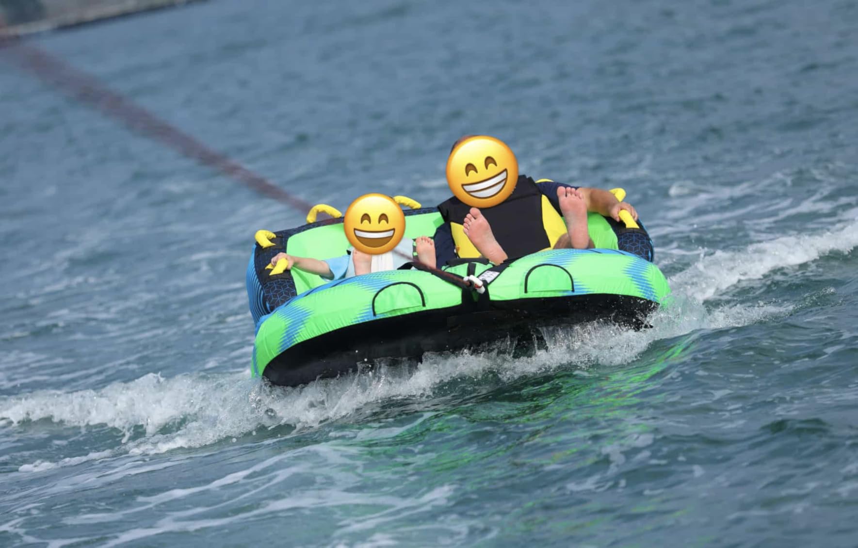 2-4 Person Towable Tubes for Boating, Sofa Style Boat Tube, Water Sports Inflatable Towables Tubes for Boats to Pull, Dual Tow Points, Durable Nylon Cover customer photo 1