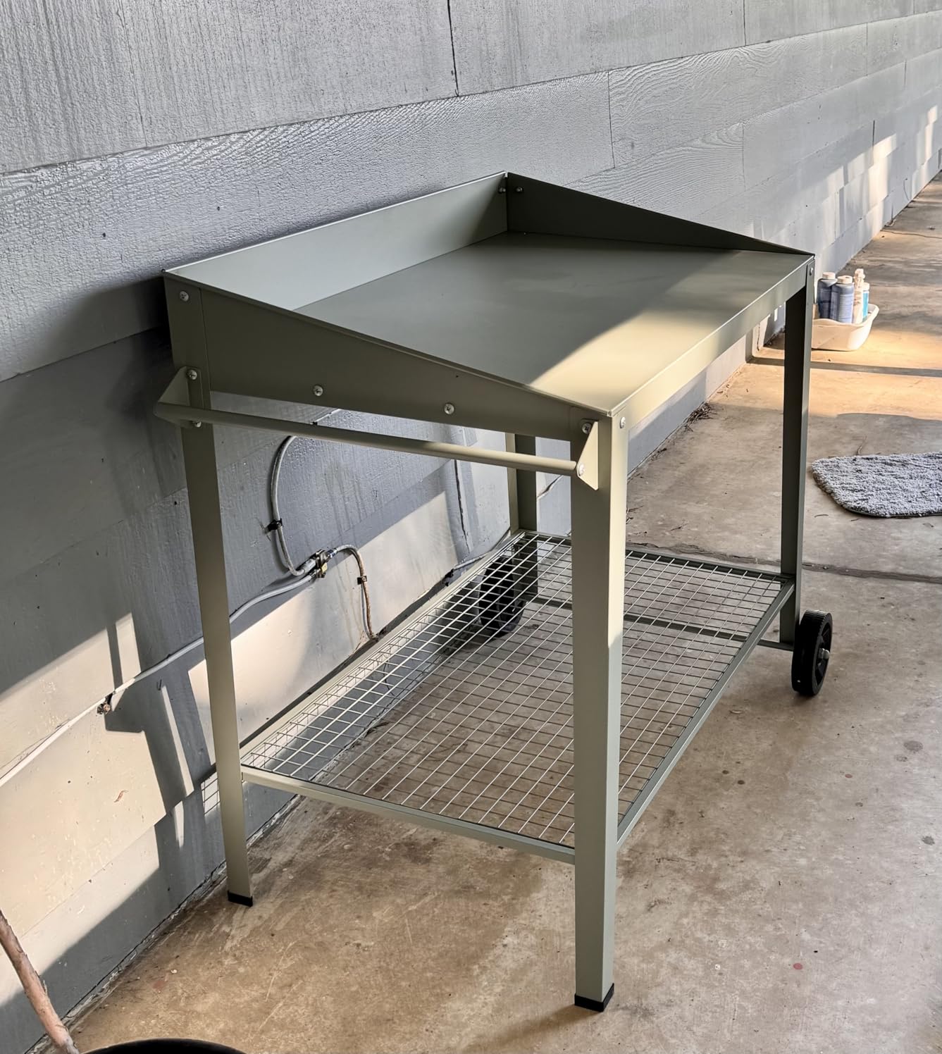 Outdoor Metal Potting Bench with Wheels, Heavy Duty Garden Workbench Table with Storage Shelf (Green, 52.8