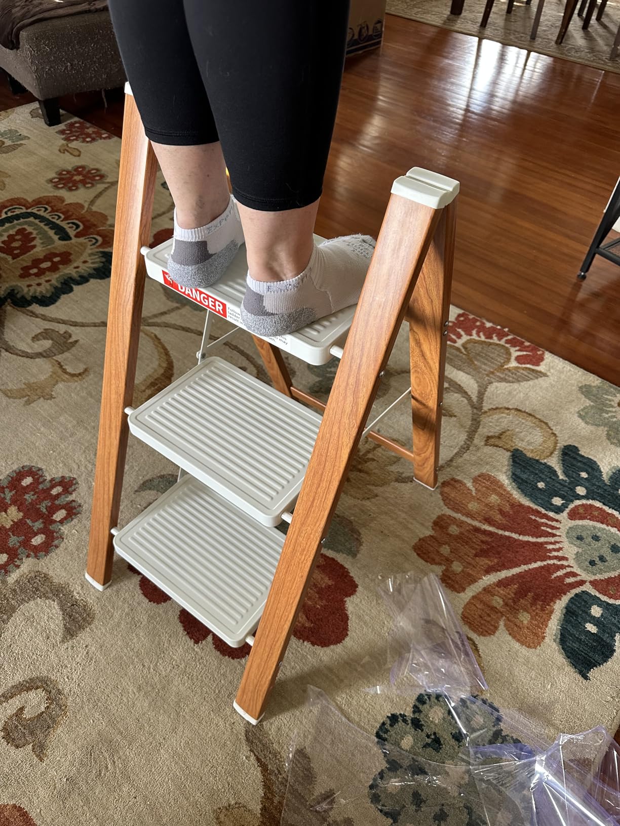 HBtower 5 Aluminum Step Ladder, Strudy Ladders for Home with Tool Tray, Anti-Slip Folding Step Stool for Adults, Light Weight Portable 330lbs Safety for Kitchen Warehouse Outdoor Work customer photo 1