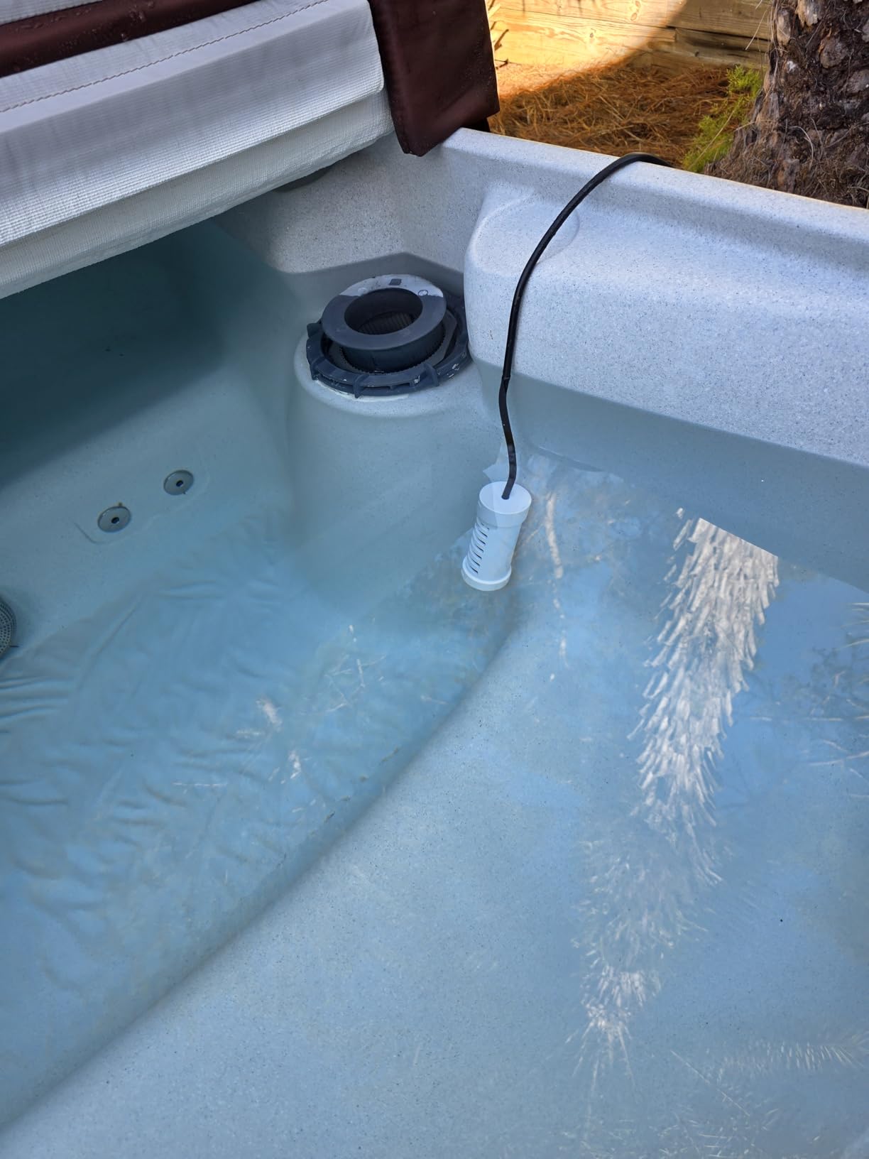 Salt Chlorine Generator, Briidea Chlorine Generator with USA Titanium Salt Cell, Designed for Hot Tubs & Swim Spas, Up to 2000 Gallons, Chemical-Free customer photo 1