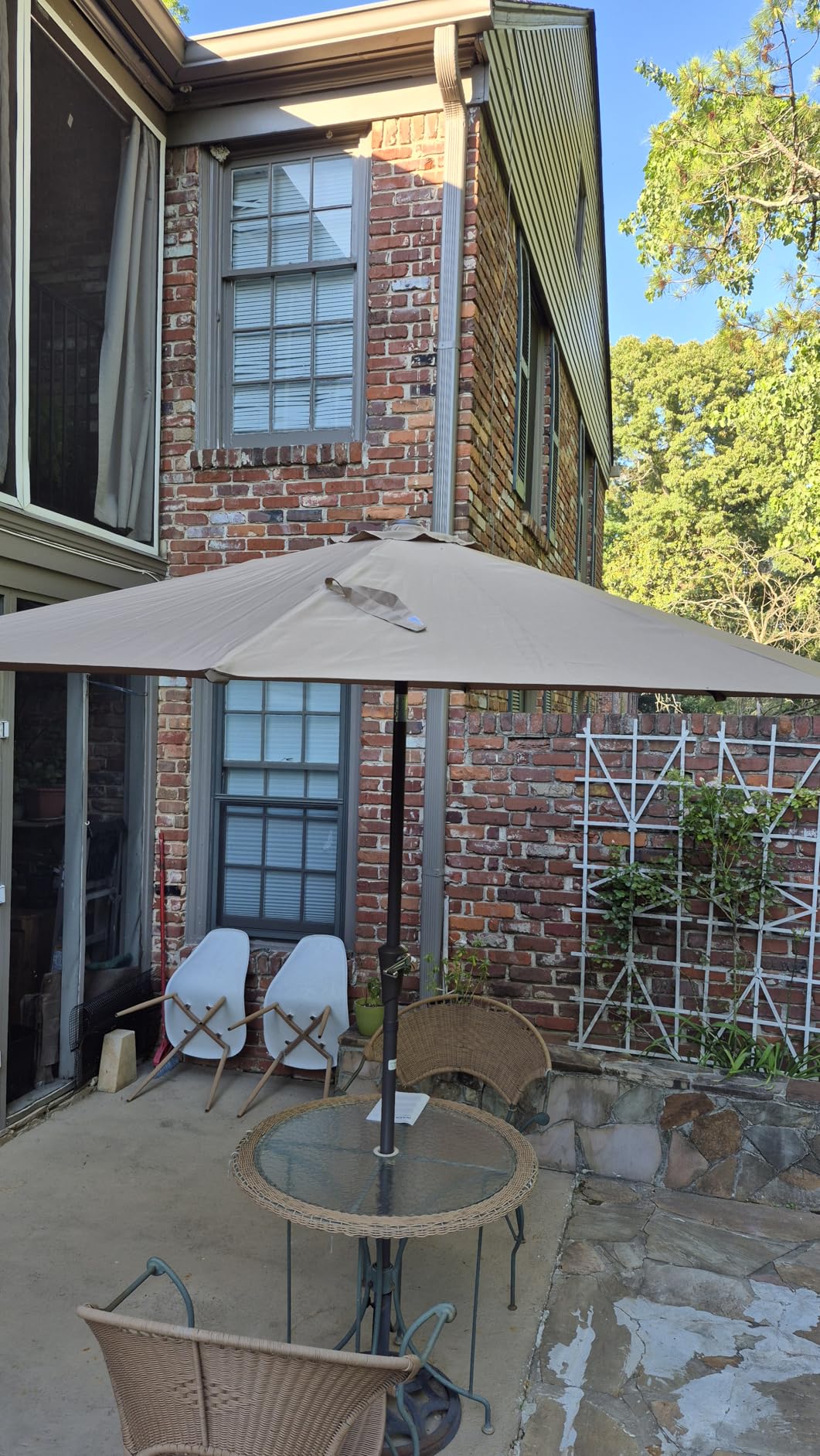 OLIXIS 9FT Outdoor Patio Umbrella, Patio Table Umbrella 9 Feet Sun Shade for Pool, Beach, Umbrellas with Tilt and Crank & Sturdy Ribs Waterproof for Outside Deck, Terrace and Restaurant customer photo 2