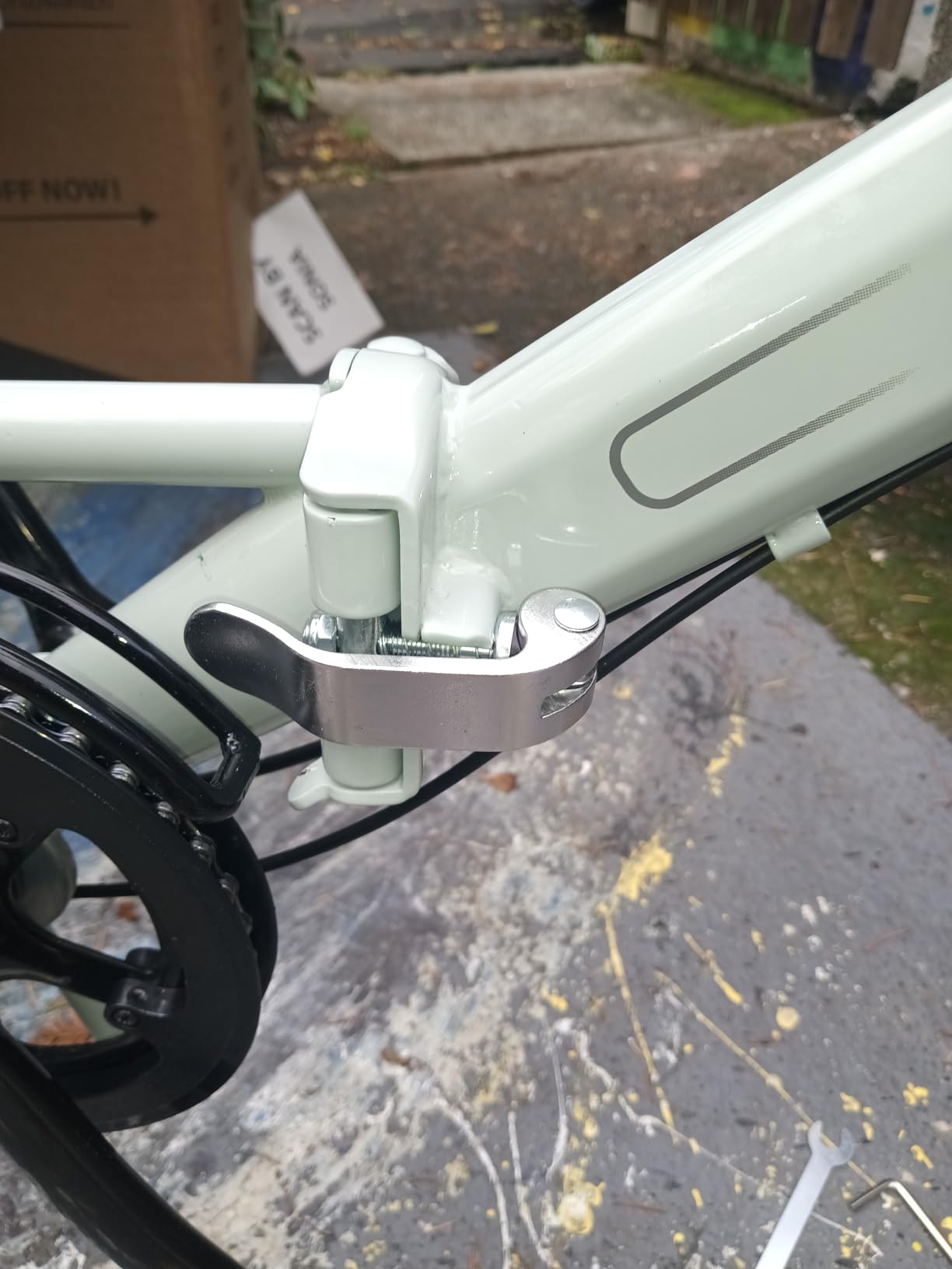AVASTA Quartet Folding Bike, 20/24 Inch, 7-Speed, Dual Brakes with Basket and Rear Rack for Everyday City Riding customer photo 2