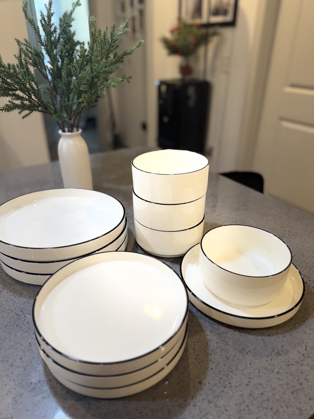 Sweejar Porcelain Dinnerware Sets for 4, 12 Pieces Ceramic Plates and Bowls Set, Classic Modern Simple Kitchen Dinner Dining Ware Set, Dishwasher and Microwave Safe Dishes Sets (Pure White) customer photo 1