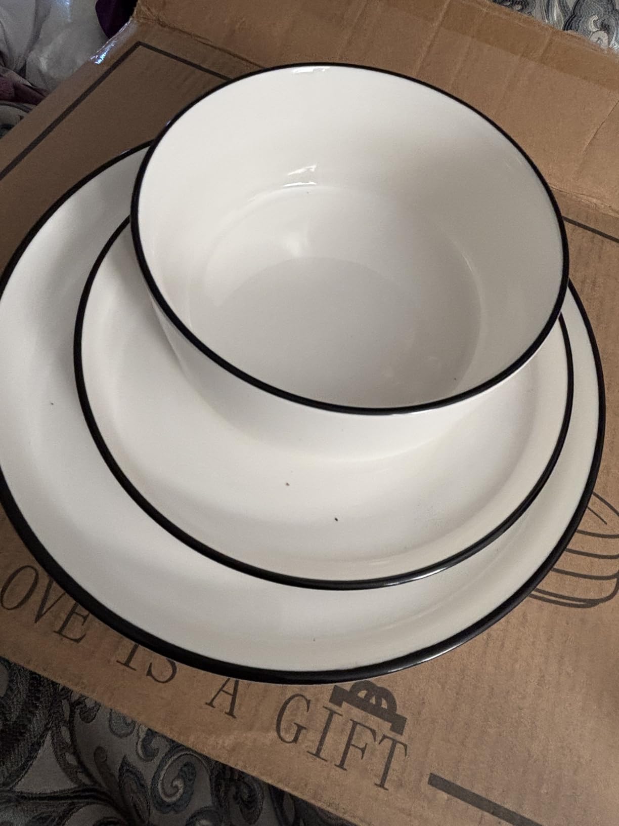 Sweejar Porcelain Dinnerware Sets for 4, 12 Pieces Ceramic Plates and Bowls Set, Classic Modern Simple Kitchen Dinner Dining Ware Set, Dishwasher and Microwave Safe Dishes Sets (Pure White) customer photo 2