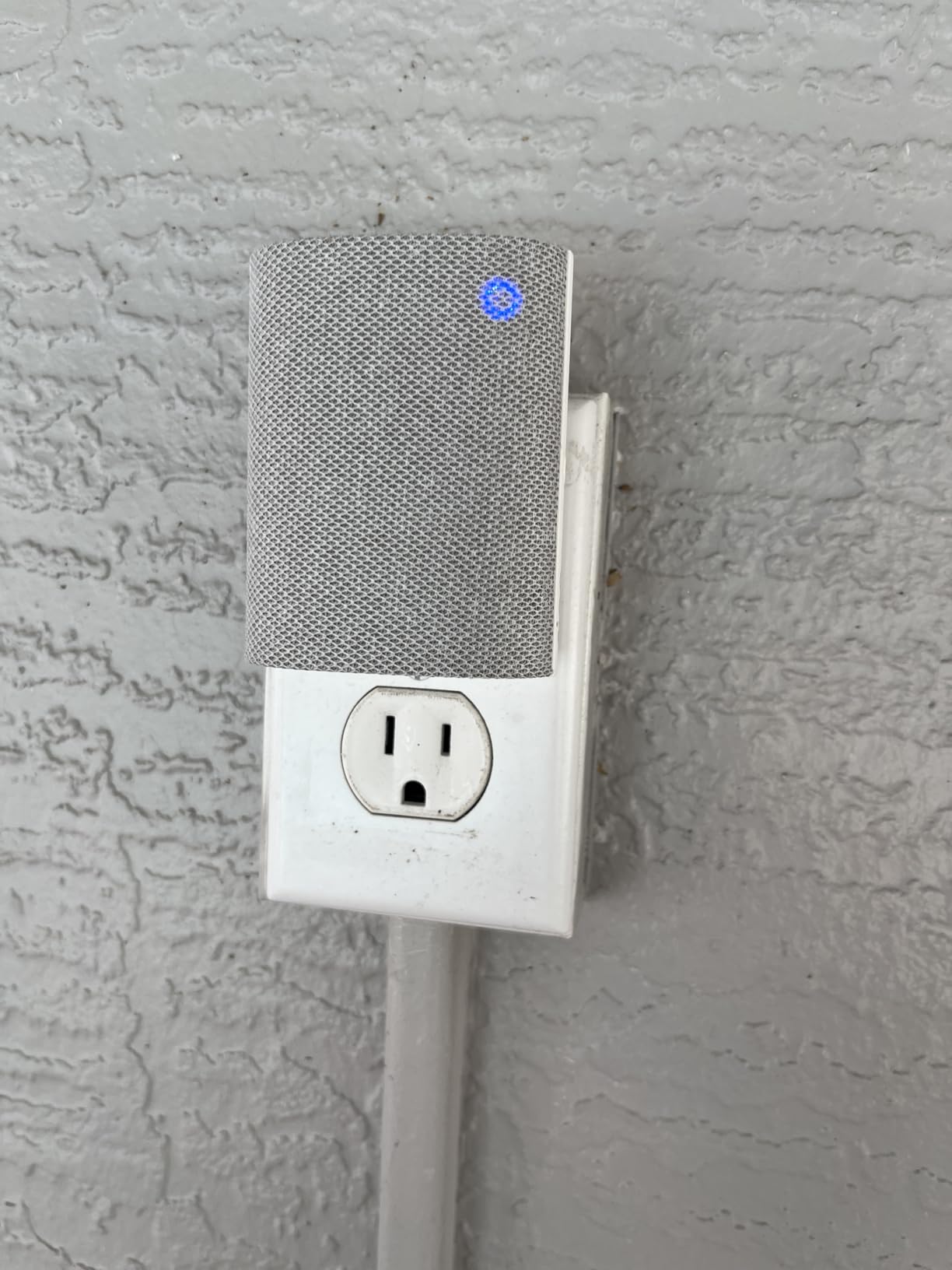 Ring Chime -- Enhanced audio for real-time alerts you can hear from anywhere, easy plug-in setup, simple wifi and Bluetooth connectivity, sleek design, White customer photo 1