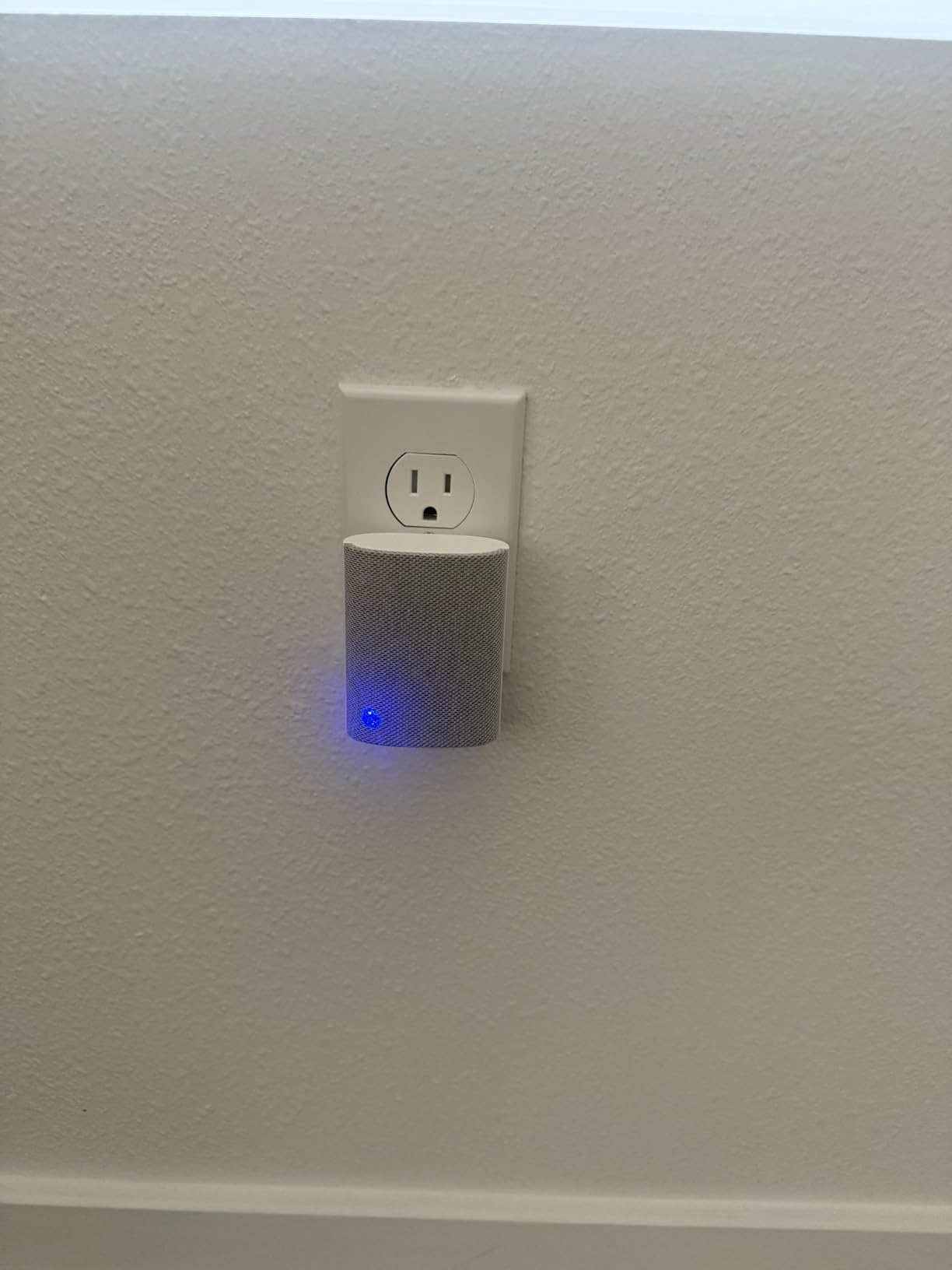 Ring Chime -- Enhanced audio for real-time alerts you can hear from anywhere, easy plug-in setup, simple wifi and Bluetooth connectivity, sleek design, White customer photo 2