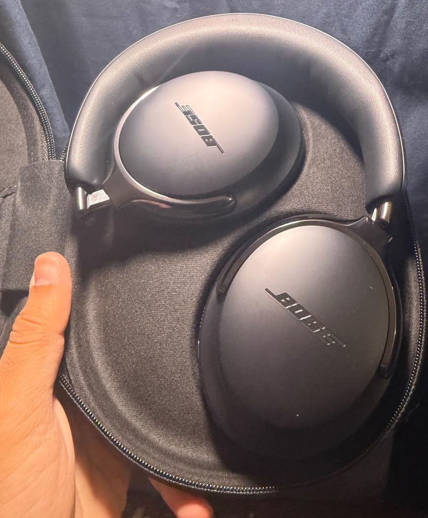 Bose QuietComfort Ultra Bluetooth Headphones (2nd Gen), Wireless Headphones with Spatial Audio, Over Ear Noise Cancelling with Mic, Up to 30 Hours of Playtime, White Smoke customer photo 2