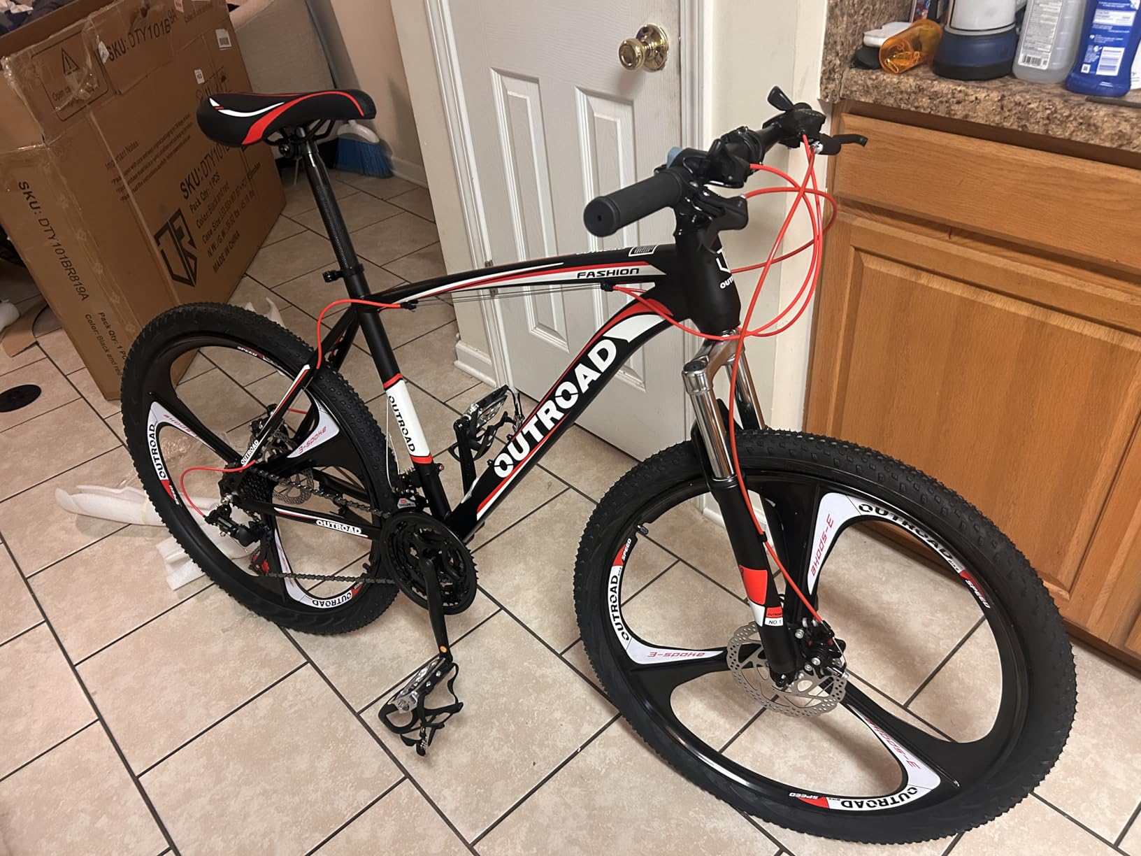 700C Lightweight Aluminum Road Bike - 14-21 Speed Commuter Bicycle with Dual Disc/V Brakes for Men & Women (Black, Red, Blue, White) customer photo 1