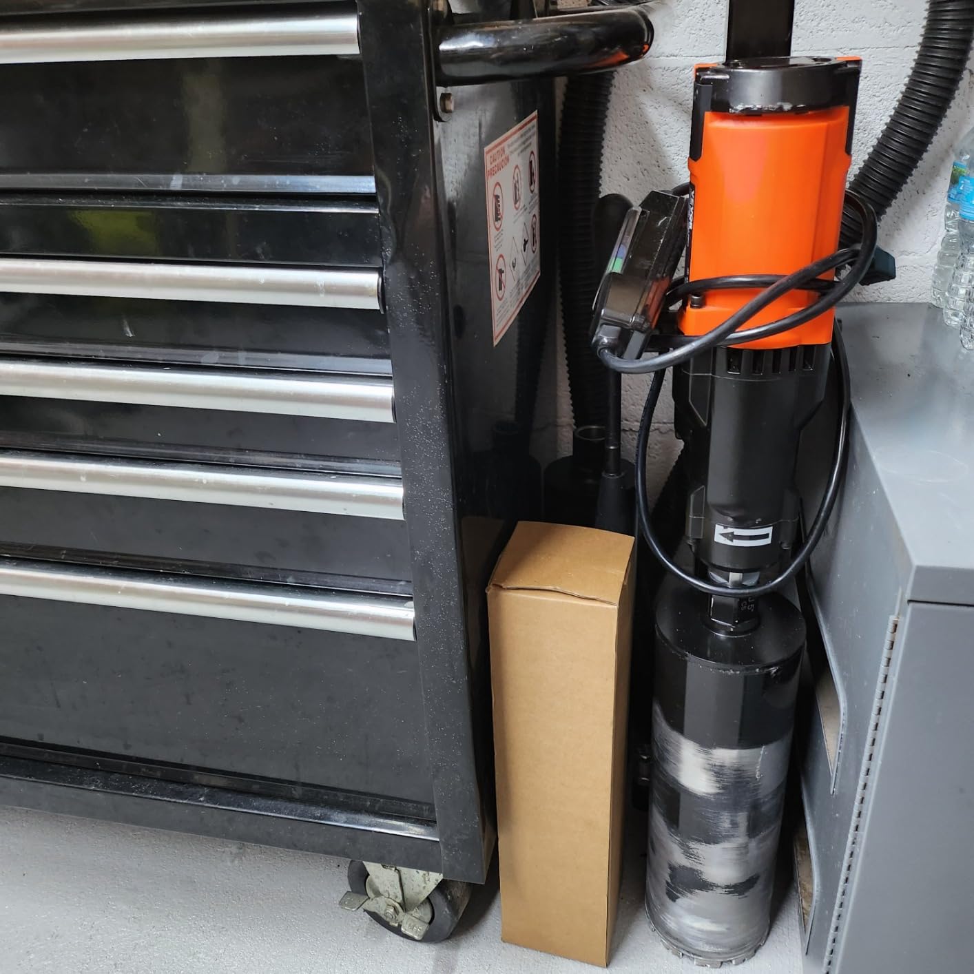 VEVOR Diamond Core Drilling Machine, 8 in Drilling Diameter, 2-in-1 Handheld & Stand-Mount Dry and Wet Concrete Core Drill Rig with 4 Drill Bits, 1075/2300 RPM 2-Speed, for Concrete Brick Stone, 1800W customer photo 2