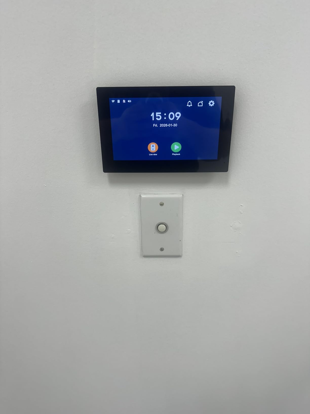 2-Wired Video Intercom System with Dual 7'' Touch Screen, 1080P HD Camera & 130° Wide Angle, Two-Way Calling Between Screens, Tuya APP Remote Control, Waterproof, for Villa Apartment customer photo 1