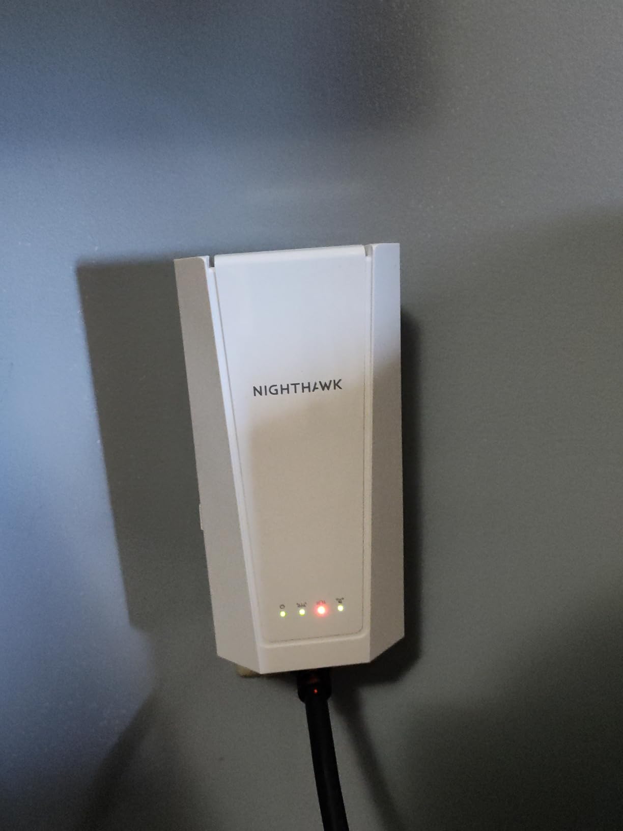 NETGEAR WiFi 7 Range Extender (EXS25) - BE4500 Dual-Band Wireless Signal Booster & Repeater (up to 5 Gbps Speed) - Add up to 1,500 sq. ft., 45 Devices - WPA3 Security, Smart Roaming customer photo 1