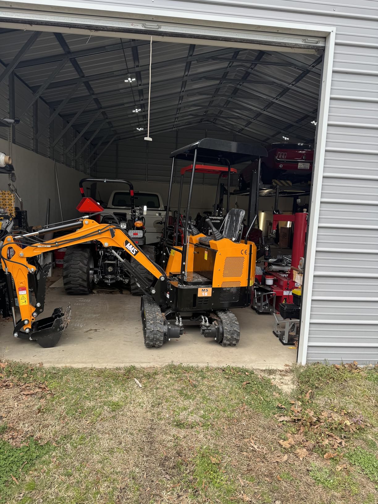 MMS15 1.5 Ton Mini Excavator 13.5 HP Rato Gas Engine with Side Swing Boom, Hydraulic Thumb Clamp, Digger Machine for Backyard Landscaping Garden Path Tight Spaces Construction, Unloading Included customer photo 2