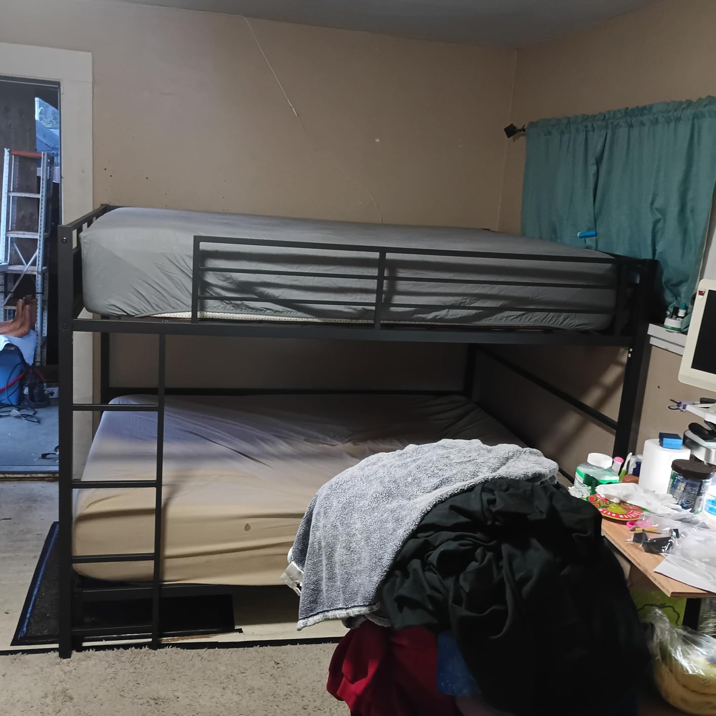Queen Over Queen Bunk Bed, Convertible Metal Bunk Beds Can Separate into Loft Bed and Platform Bed, Heavy Duty Noise-Free Bed Frame with Safety Rails for Adults Teens Kids, Black customer photo 1