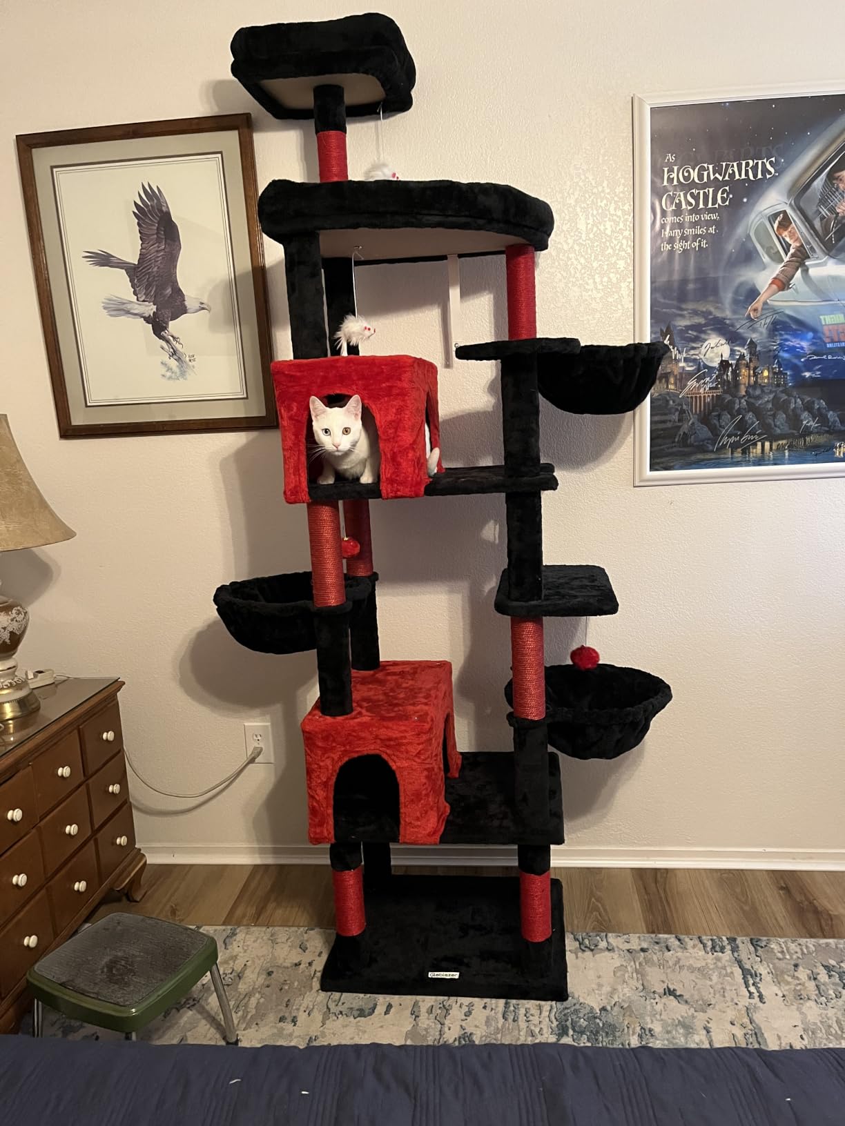 Globlazer Extra Large Cat Tree Tower, 82in Tall Heavy Duty Cat Tree for Indoor Cats Large Adult Big Cat Tower with 8 Scratching Posts, 2 Cat Condos, 2 Top Perches, 3 Hanging Baskets, S82, Beige customer photo 2